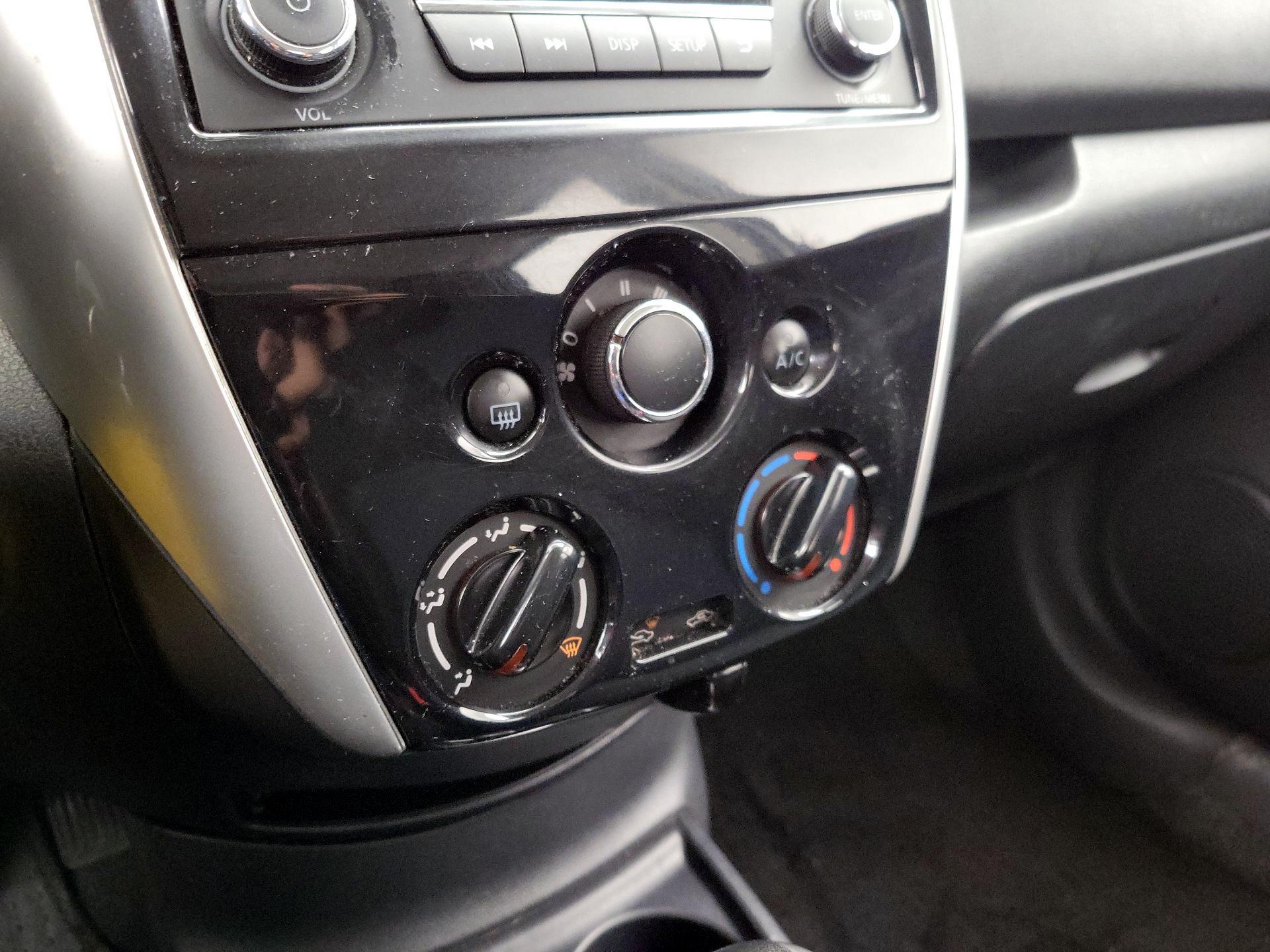 Thumbnail: 2015 Nissan Versa Note - 15