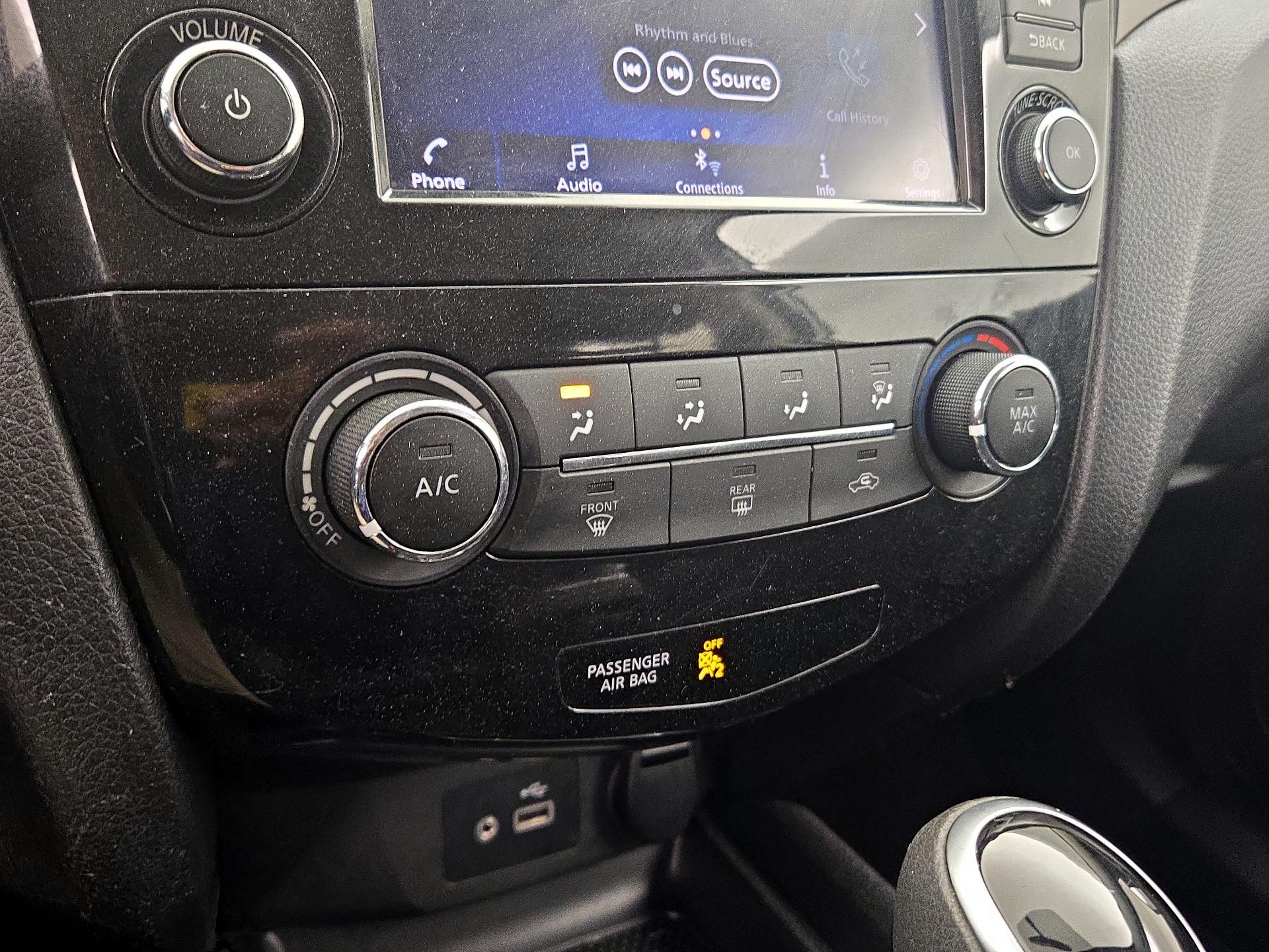 Thumbnail: 2019 Nissan Rogue Sport - 16