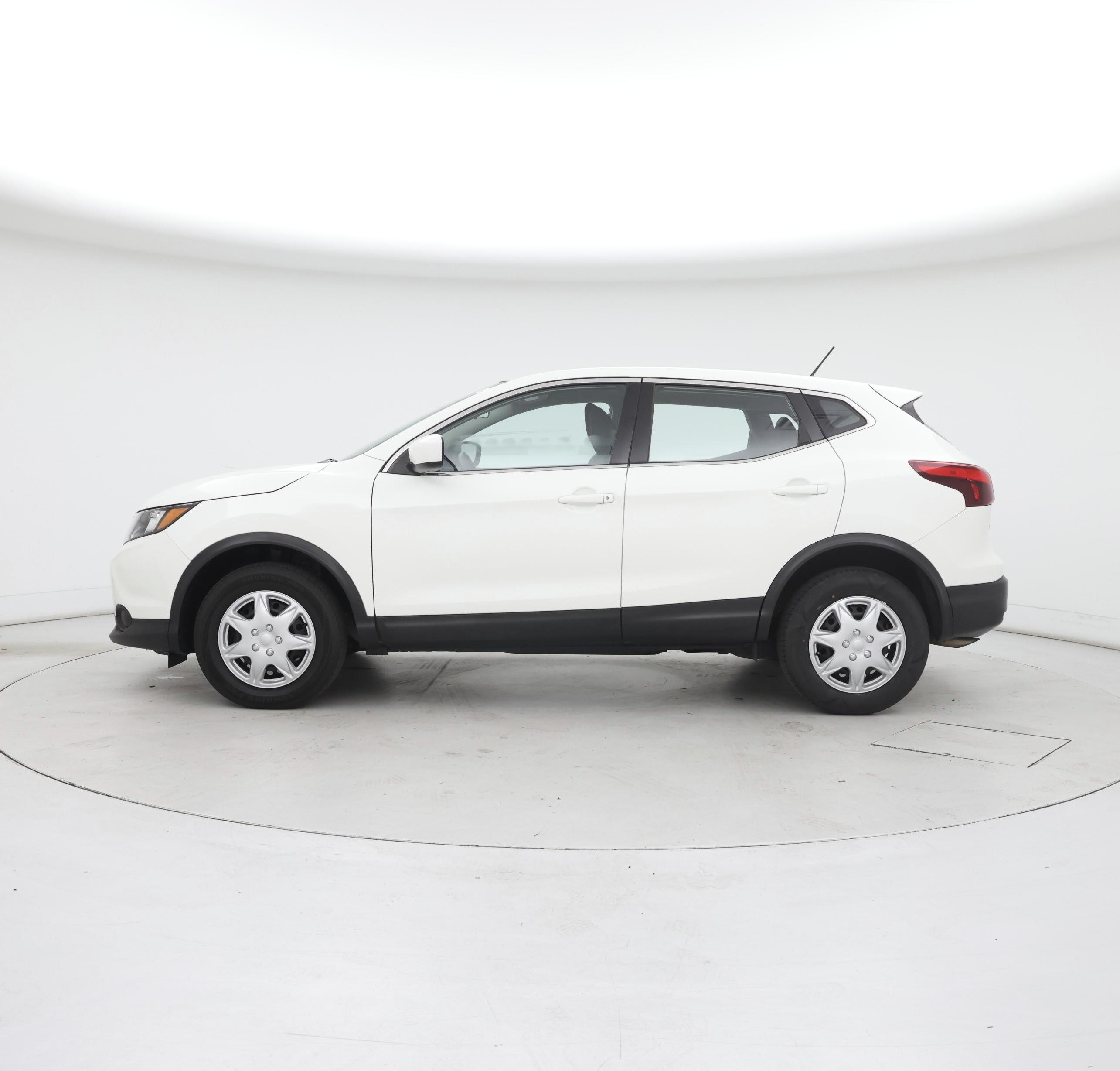 Thumbnail: 2019 Nissan Rogue Sport - 3