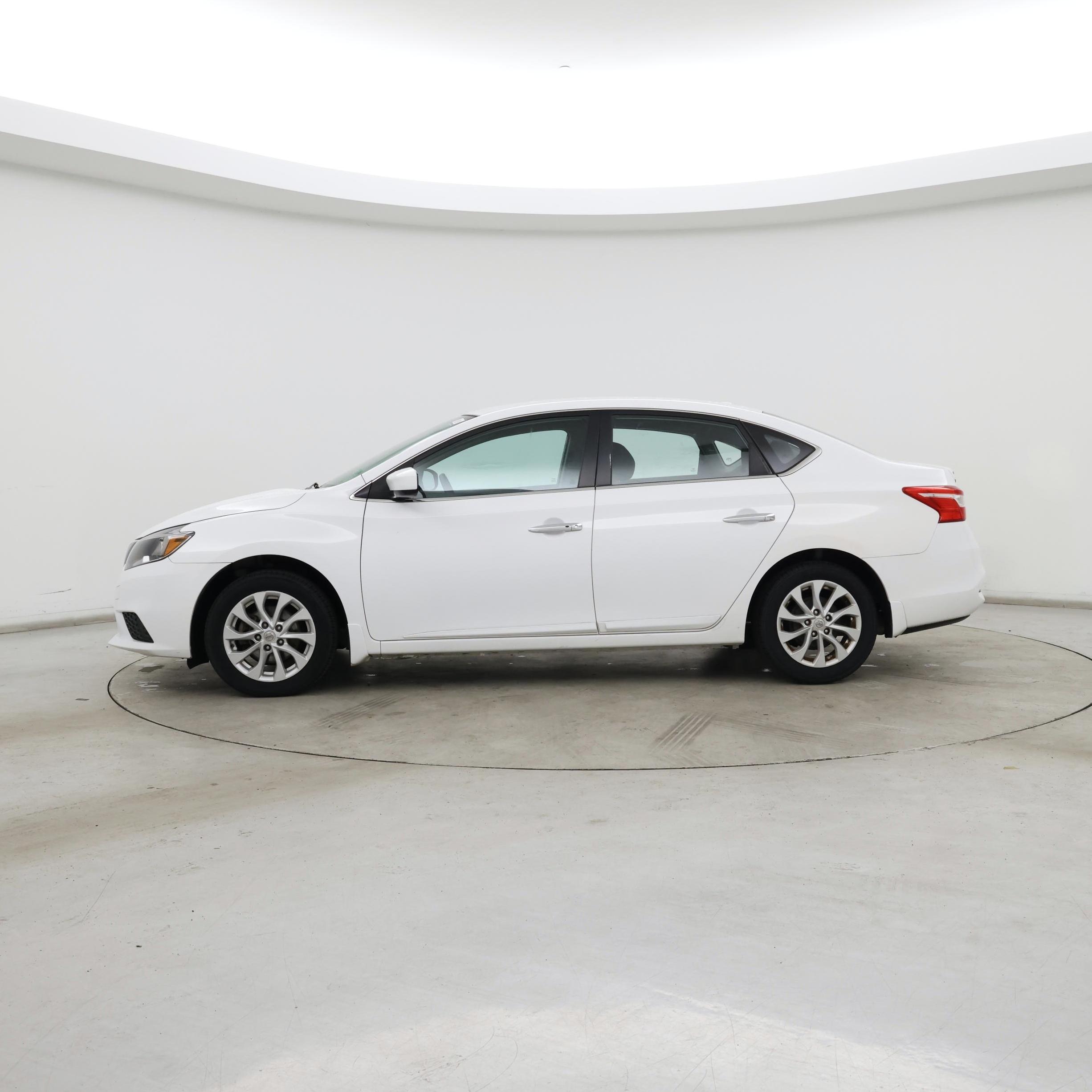 Thumbnail: 2018 Nissan Sentra - 3