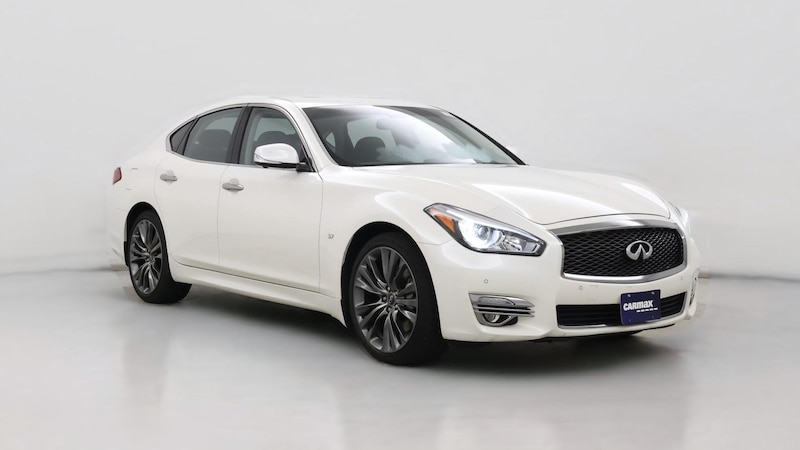 2019 INFINITI Q70 Luxe Hero Image