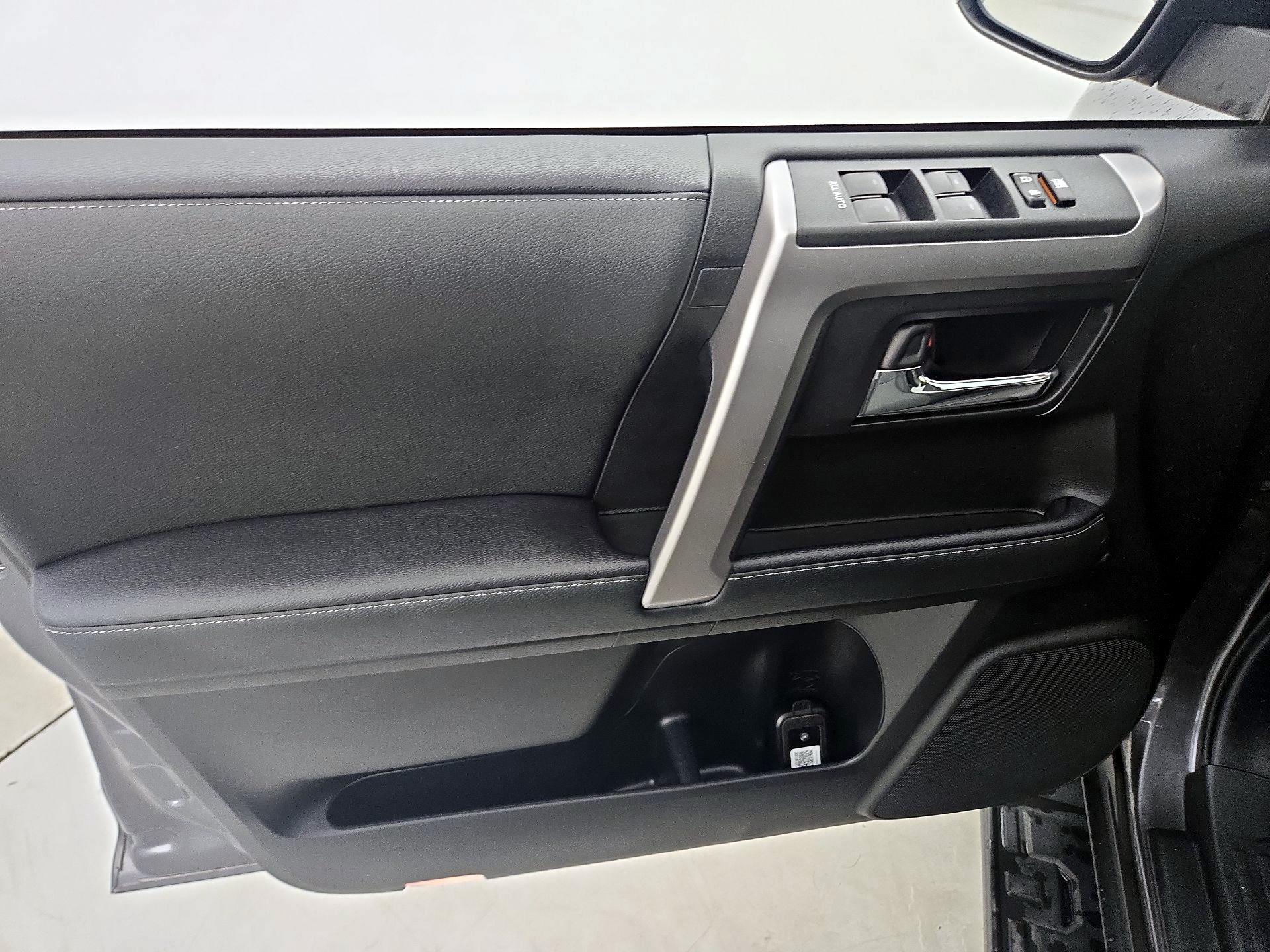 Thumbnail: 2020 Toyota 4Runner - 12