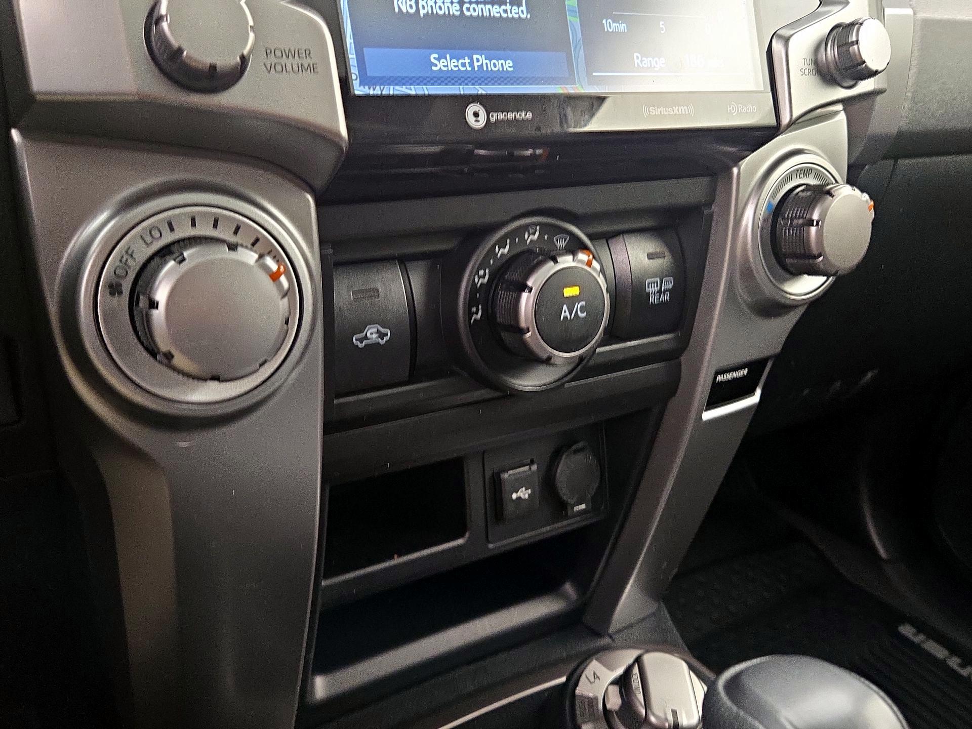 Thumbnail: 2020 Toyota 4Runner - 17