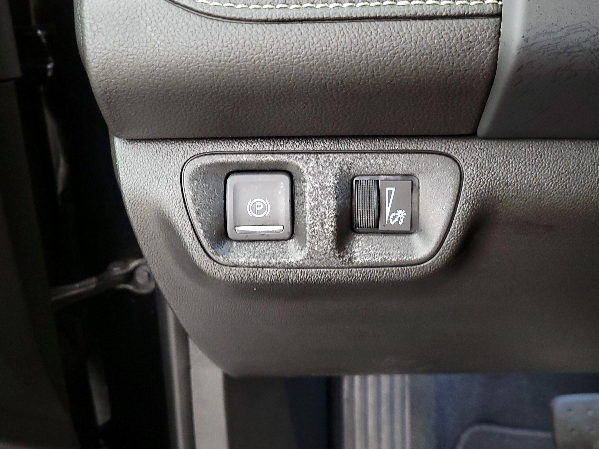 Thumbnail: 2023 GMC Acadia - 13