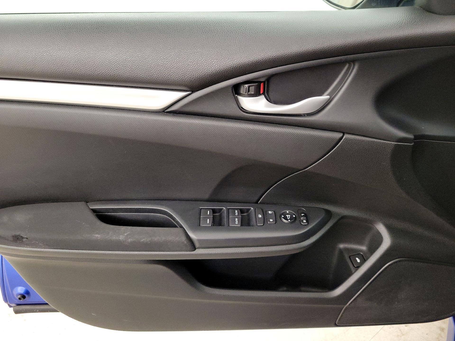 Thumbnail: 2016 Honda Civic - 12