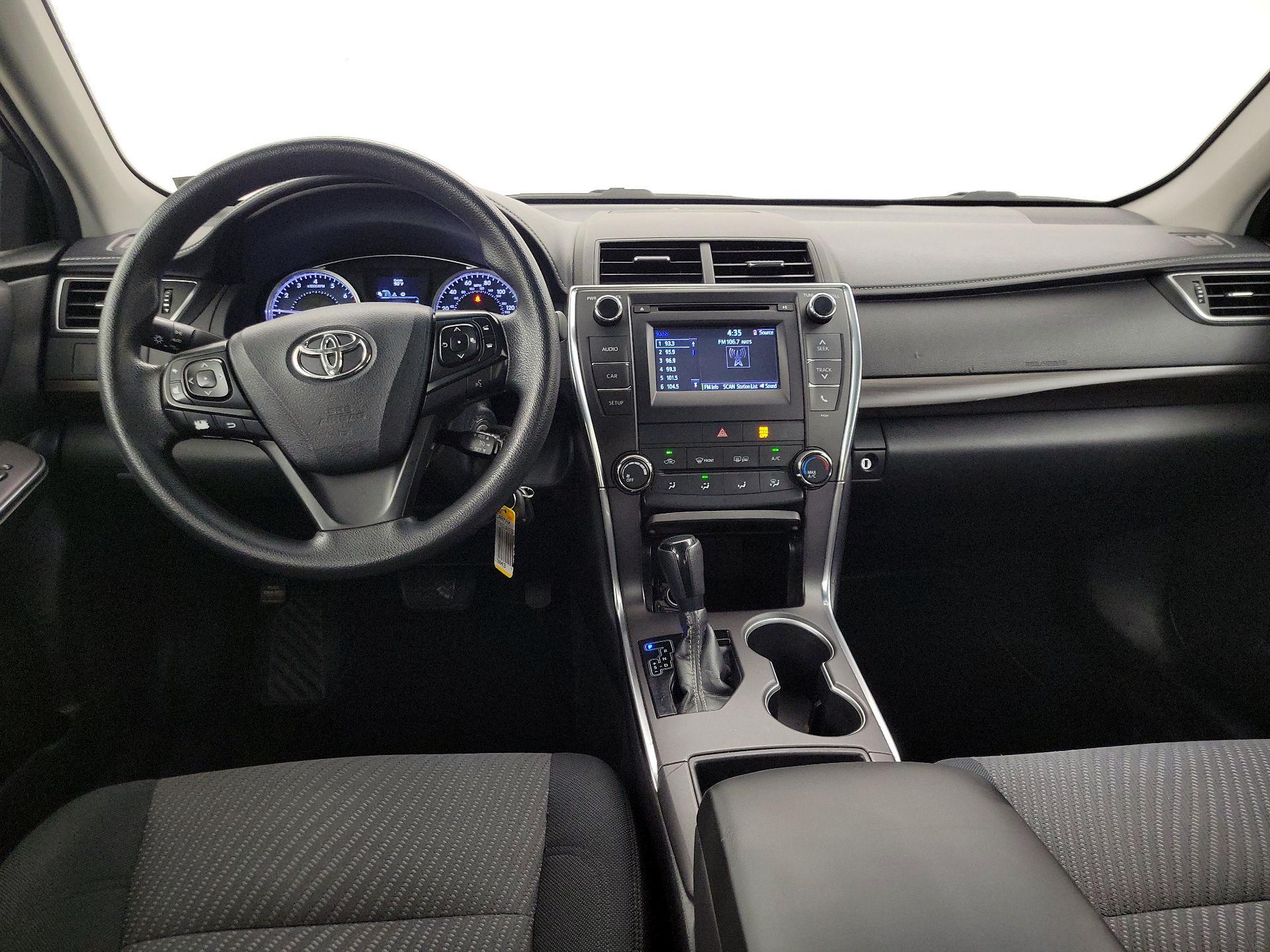 Thumbnail: 2016 Toyota Camry - 9