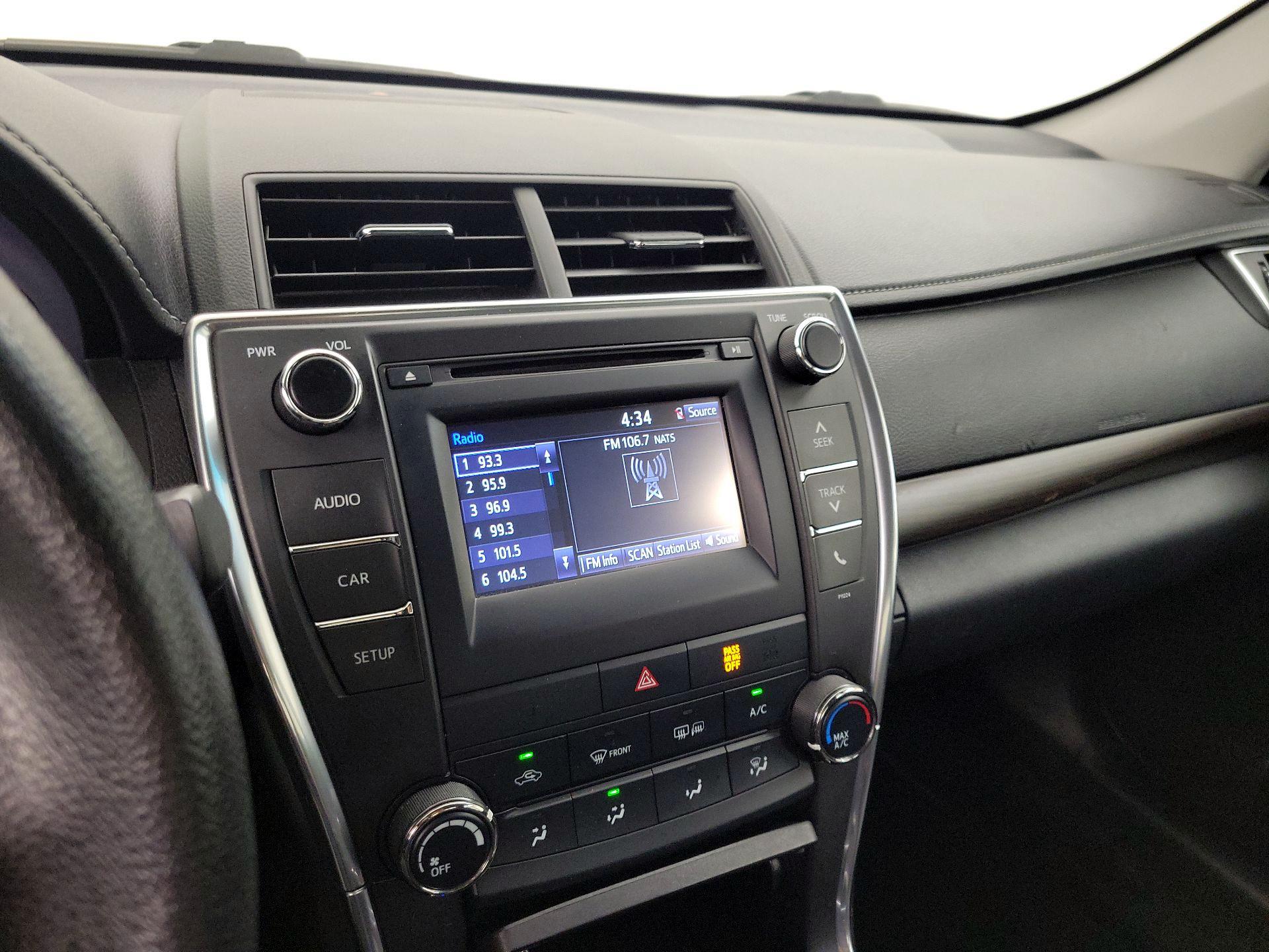 Thumbnail: 2016 Toyota Camry - 15