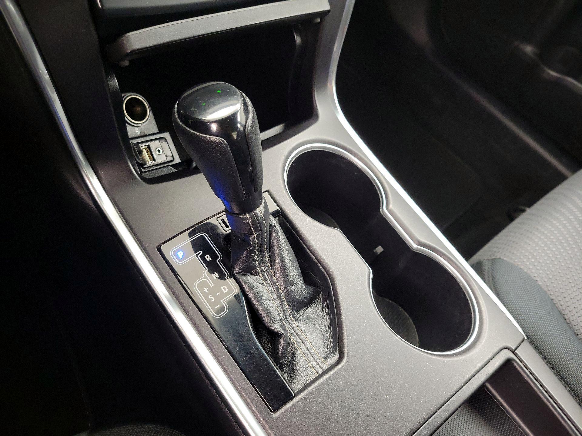 Thumbnail: 2016 Toyota Camry - 17