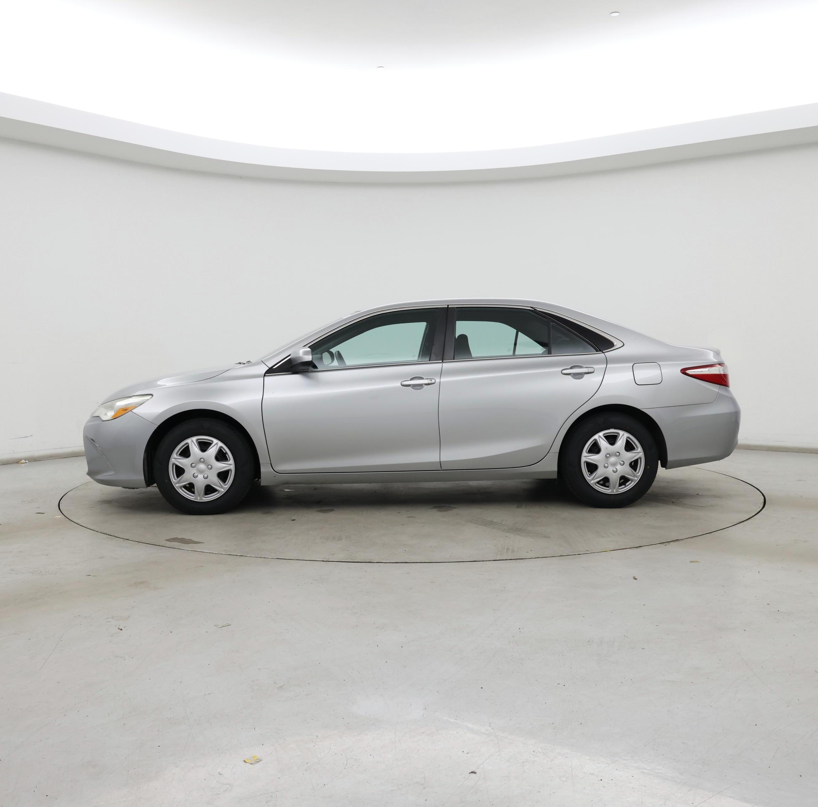 Thumbnail: 2016 Toyota Camry - 3