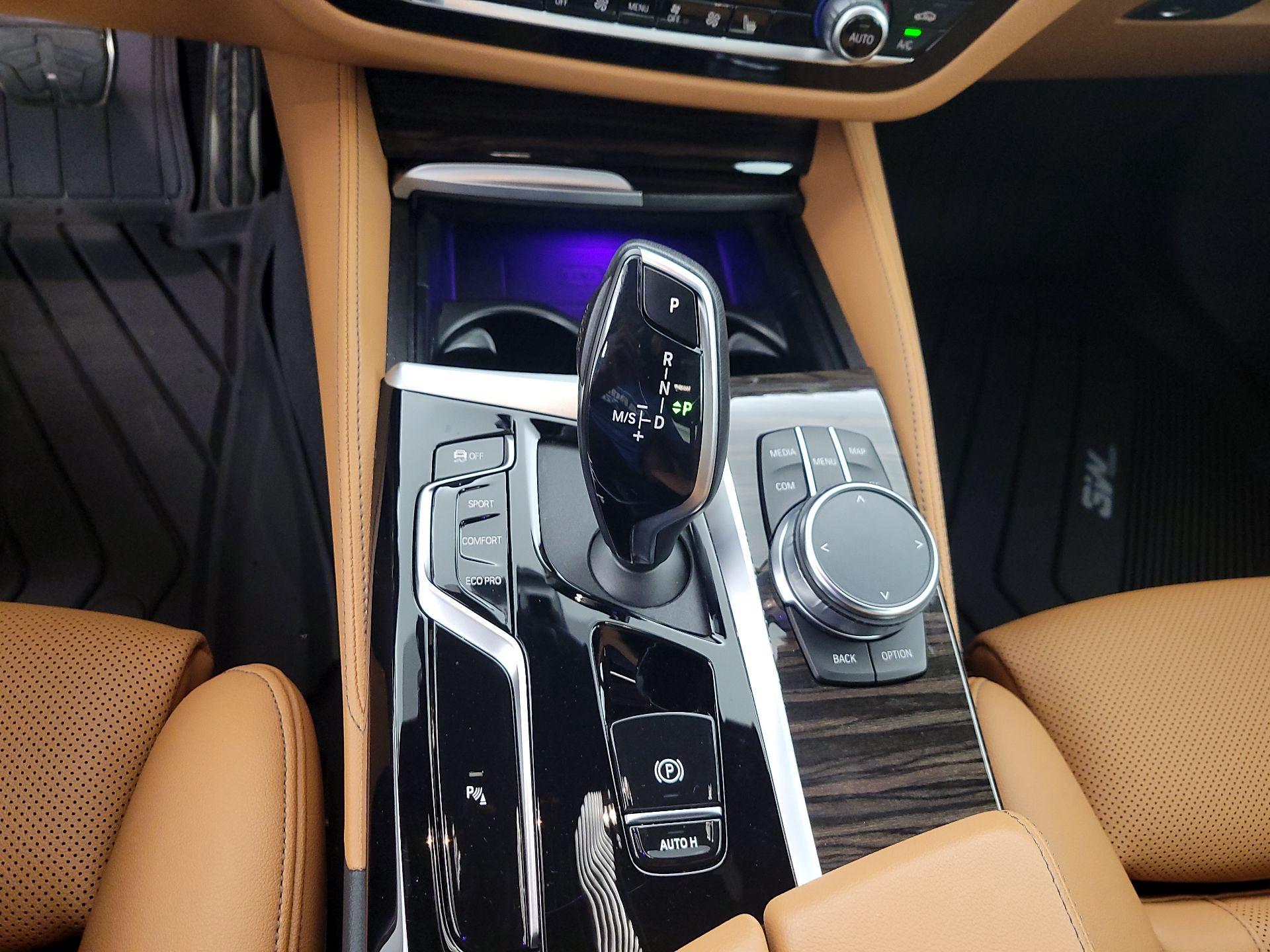 Thumbnail: 2022 BMW 5 Series - 15