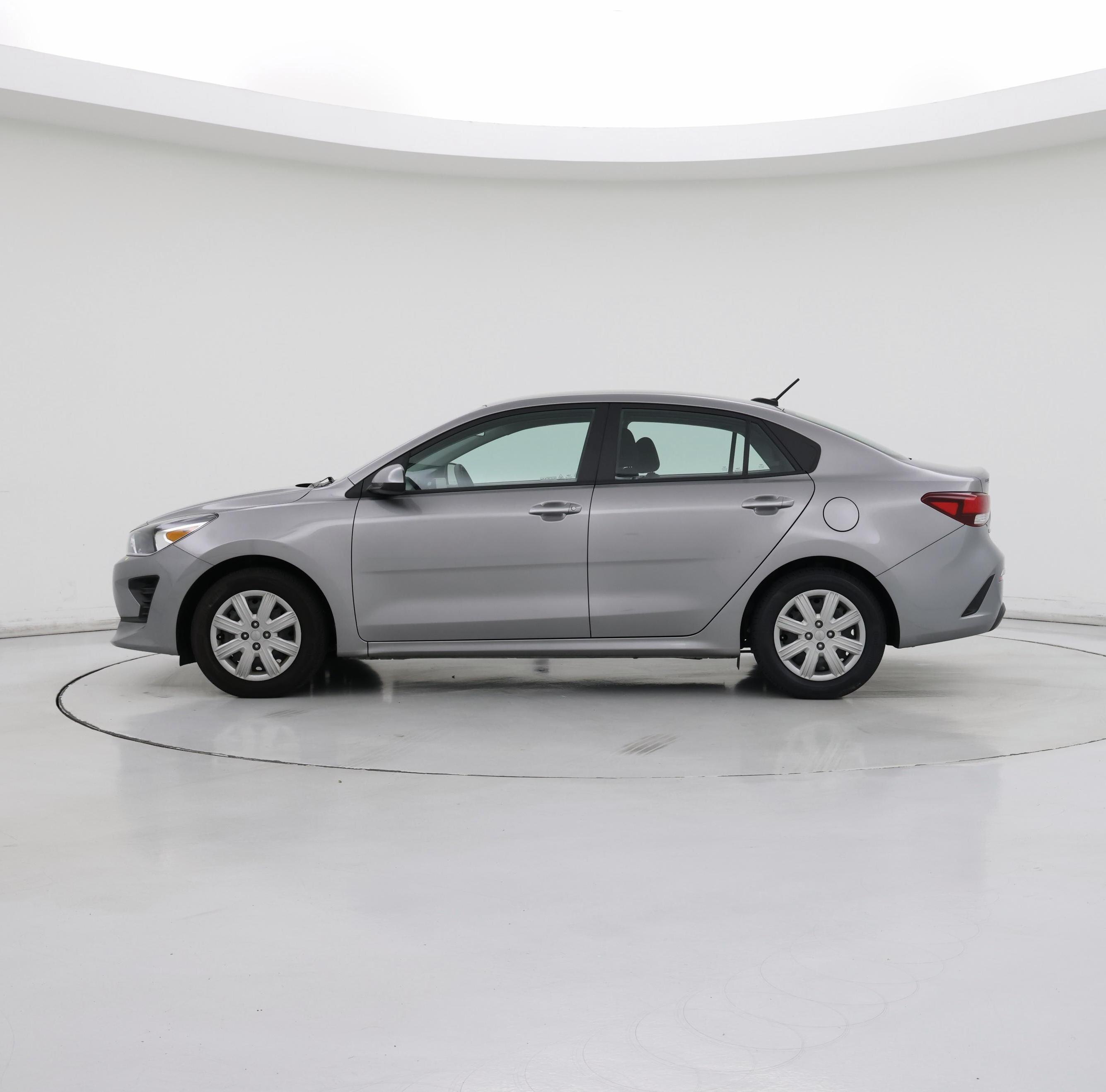 Thumbnail: 2023 Kia Rio - 3