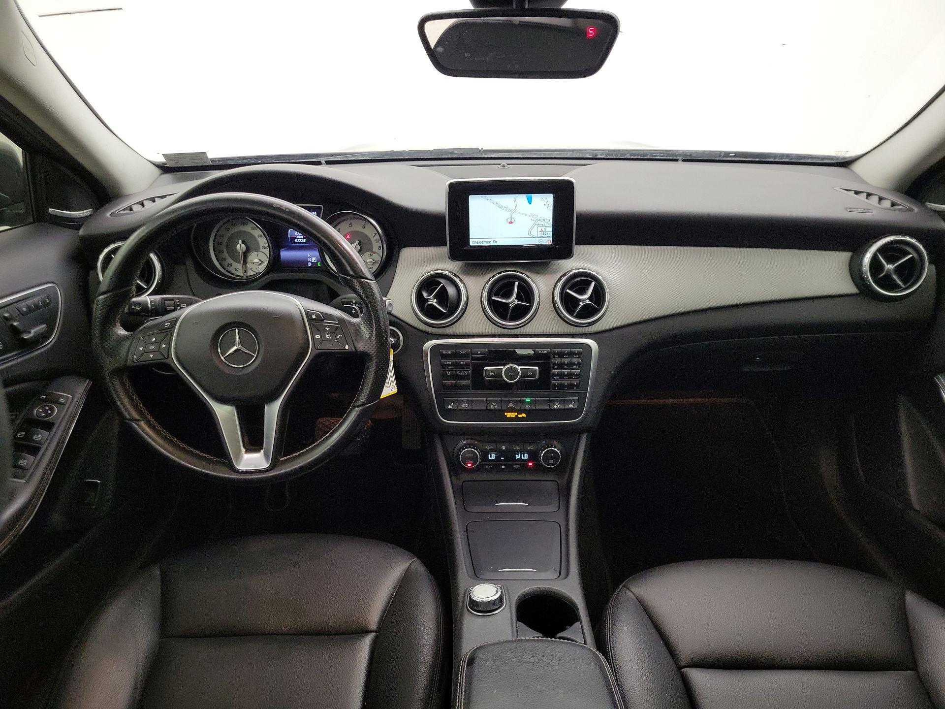 Thumbnail: 2015 Mercedes-Benz GLA - 9