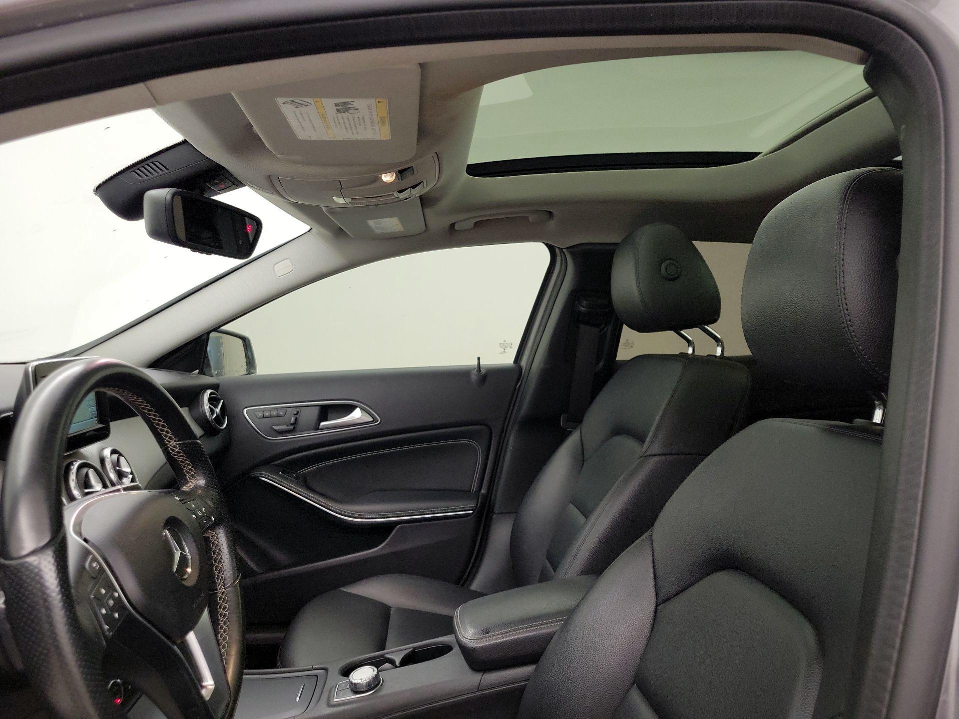 Thumbnail: 2015 Mercedes-Benz GLA - 20