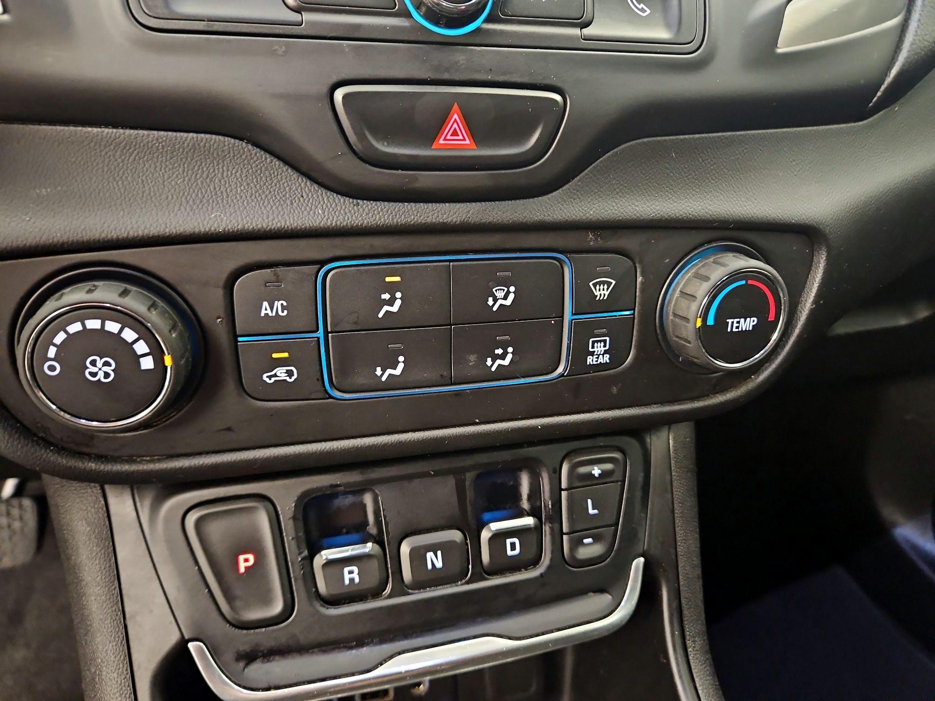 Thumbnail: 2018 GMC Terrain - 16