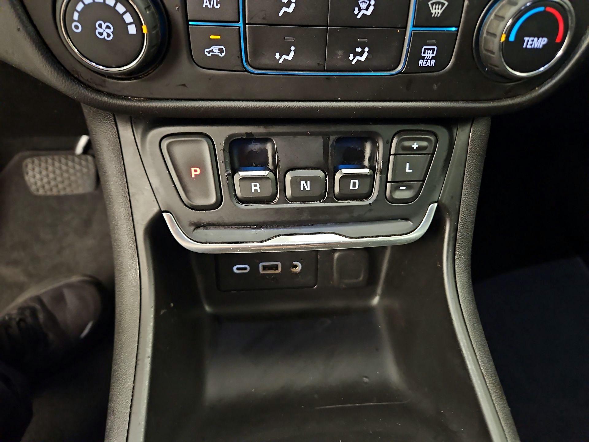 Thumbnail: 2018 GMC Terrain - 17
