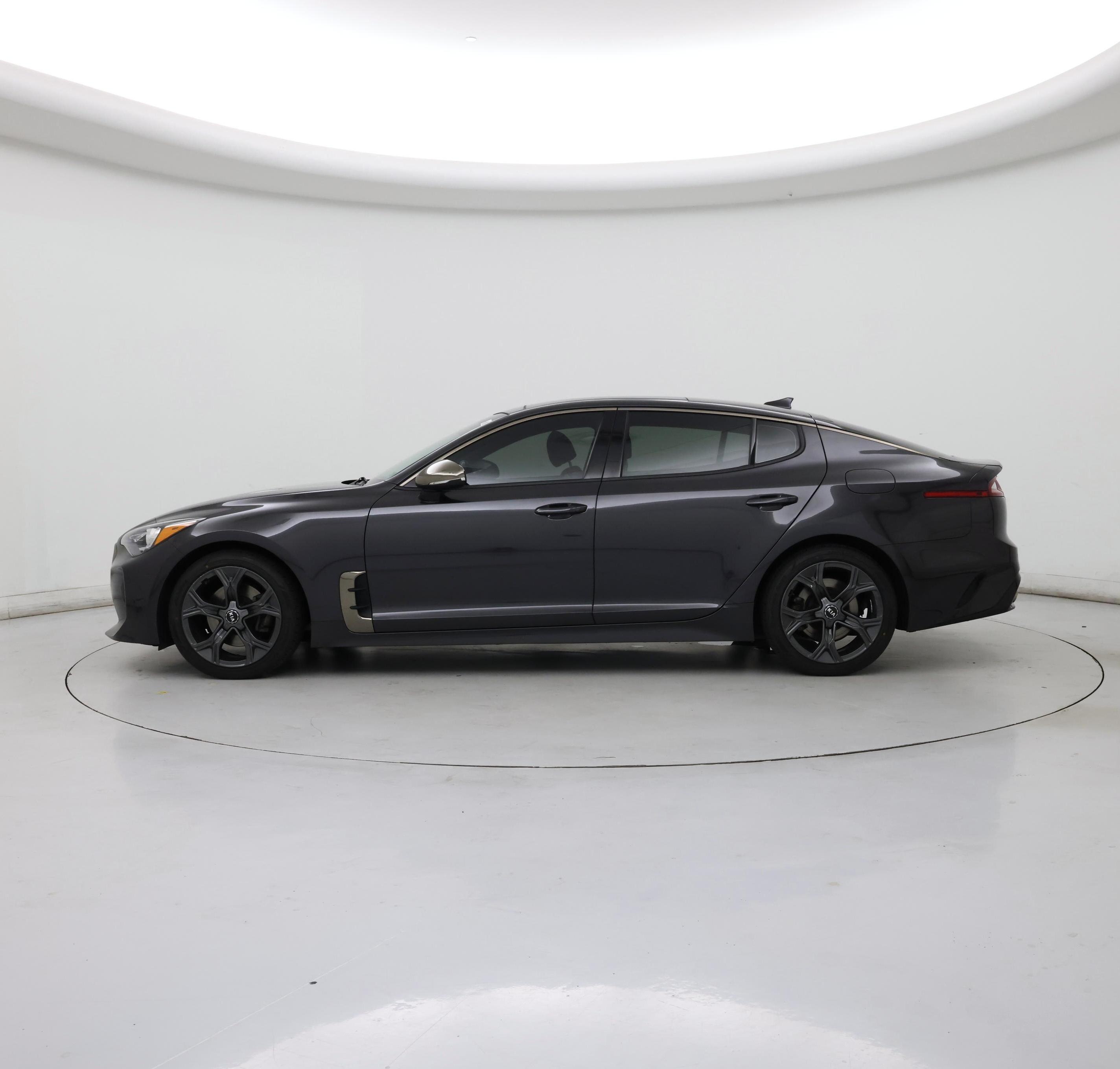 Thumbnail: 2020 Kia Stinger - 3