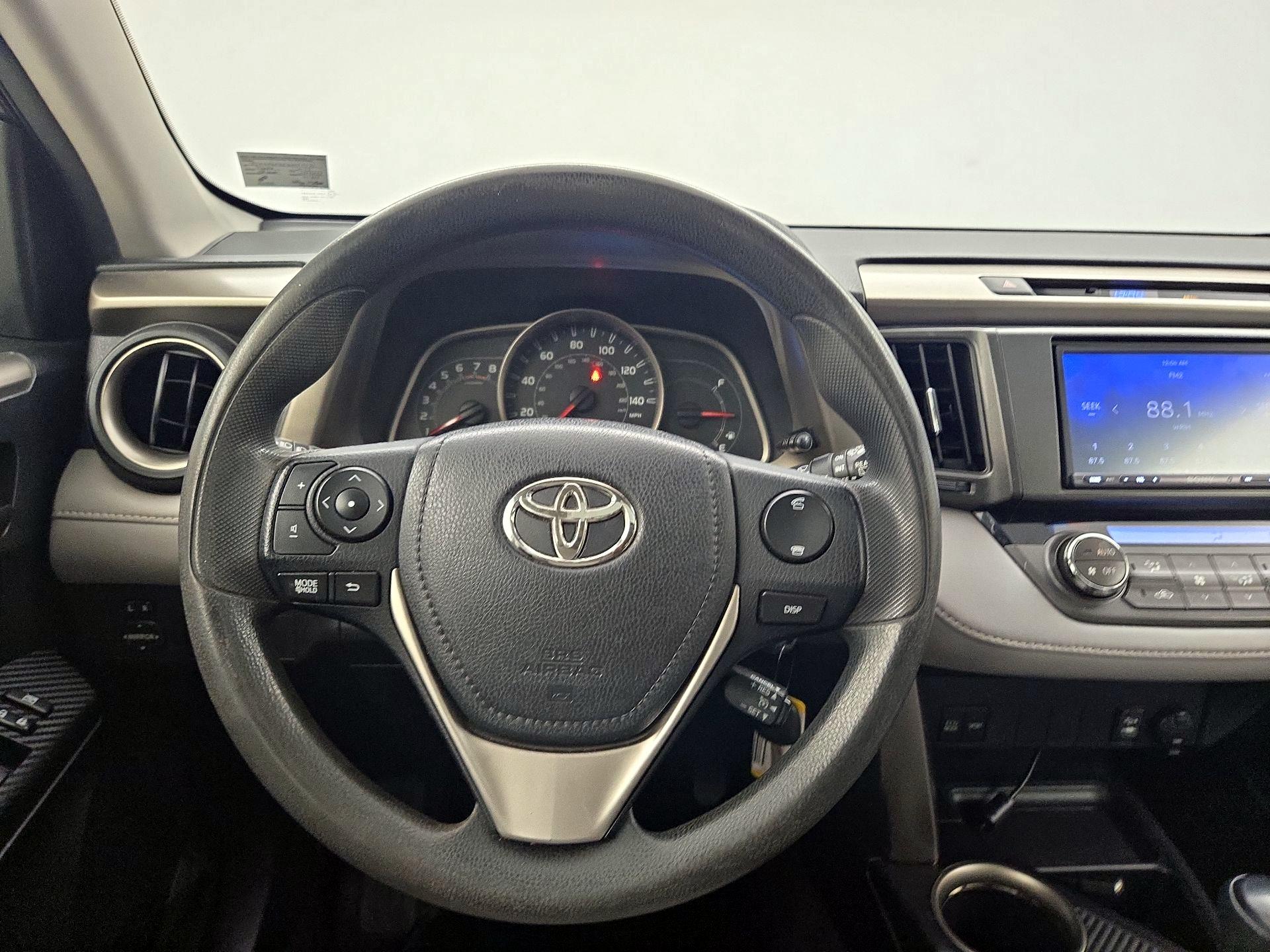Thumbnail: 2013 Toyota RAV4 - 10