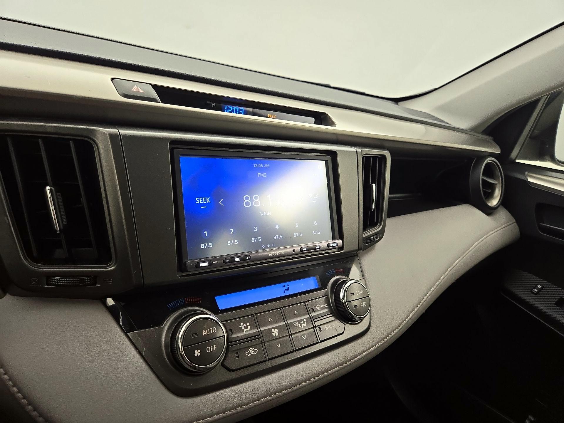 Thumbnail: 2013 Toyota RAV4 - 15