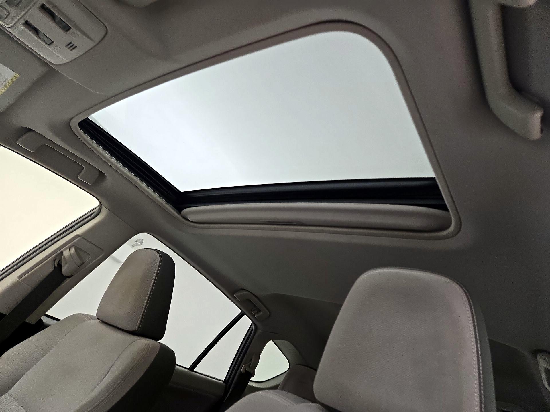 Thumbnail: 2013 Toyota RAV4 - 19