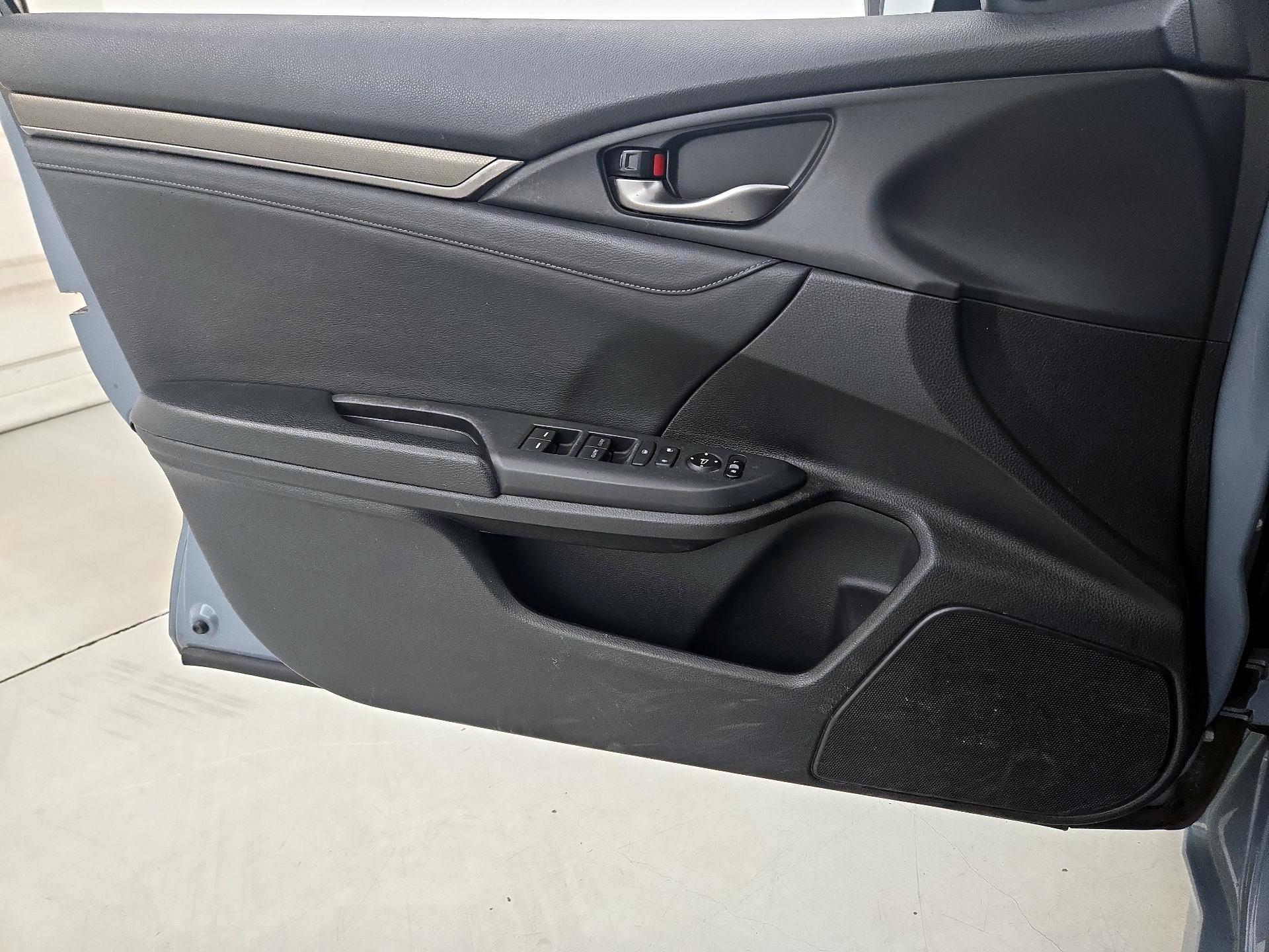 Thumbnail: 2017 Honda Civic - 12