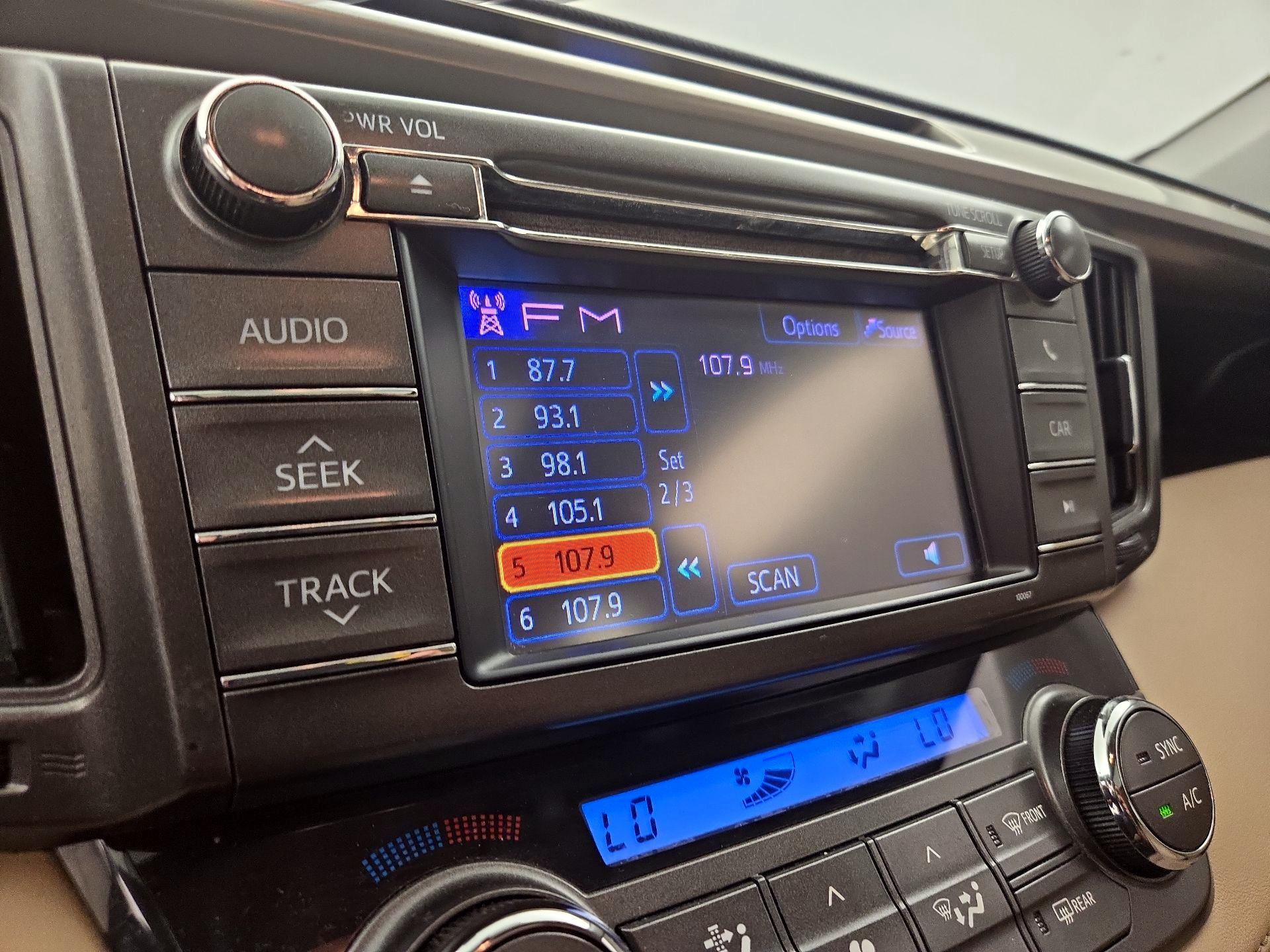 Thumbnail: 2013 Toyota RAV4 - 15