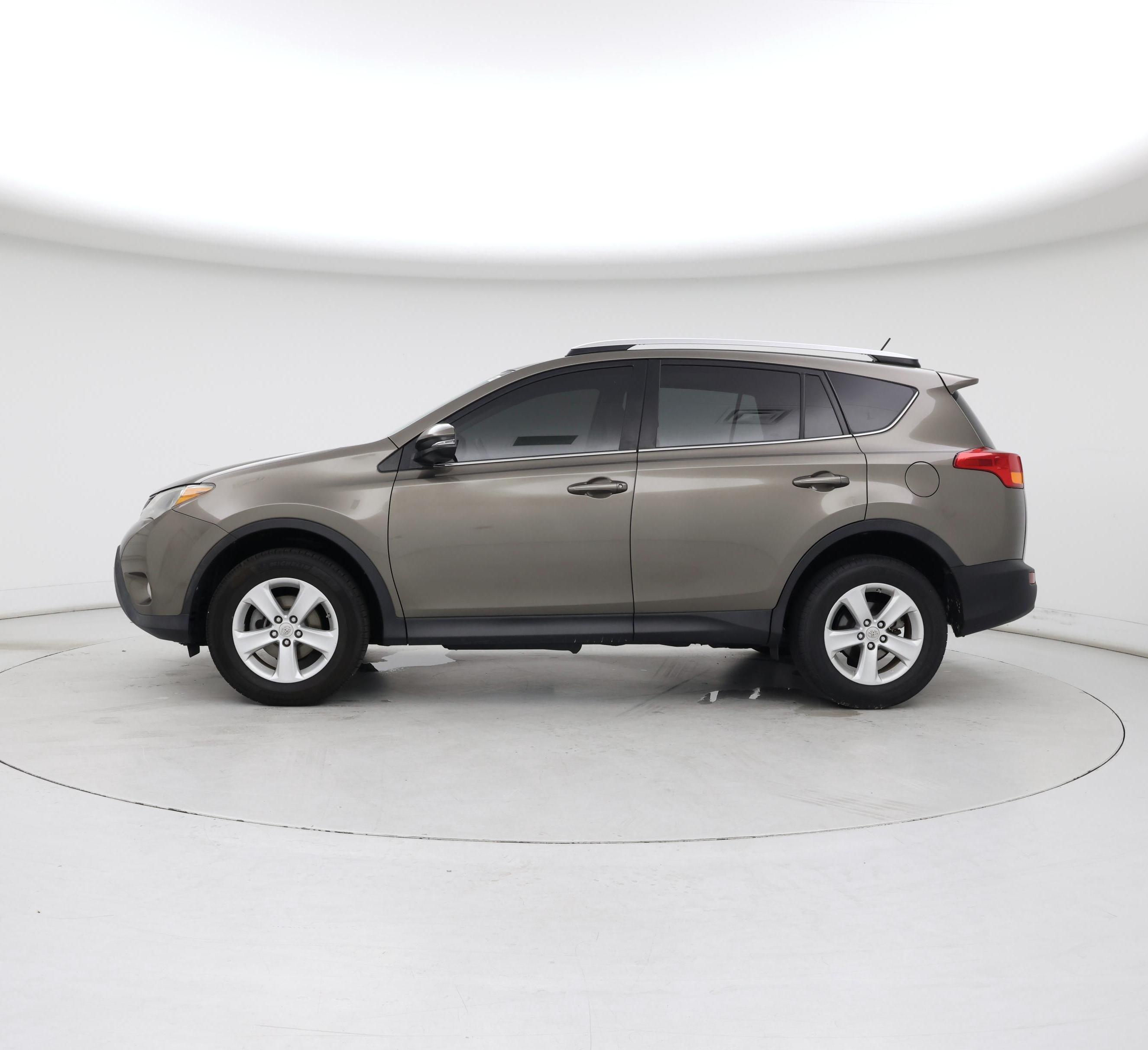 Thumbnail: 2013 Toyota RAV4 - 3