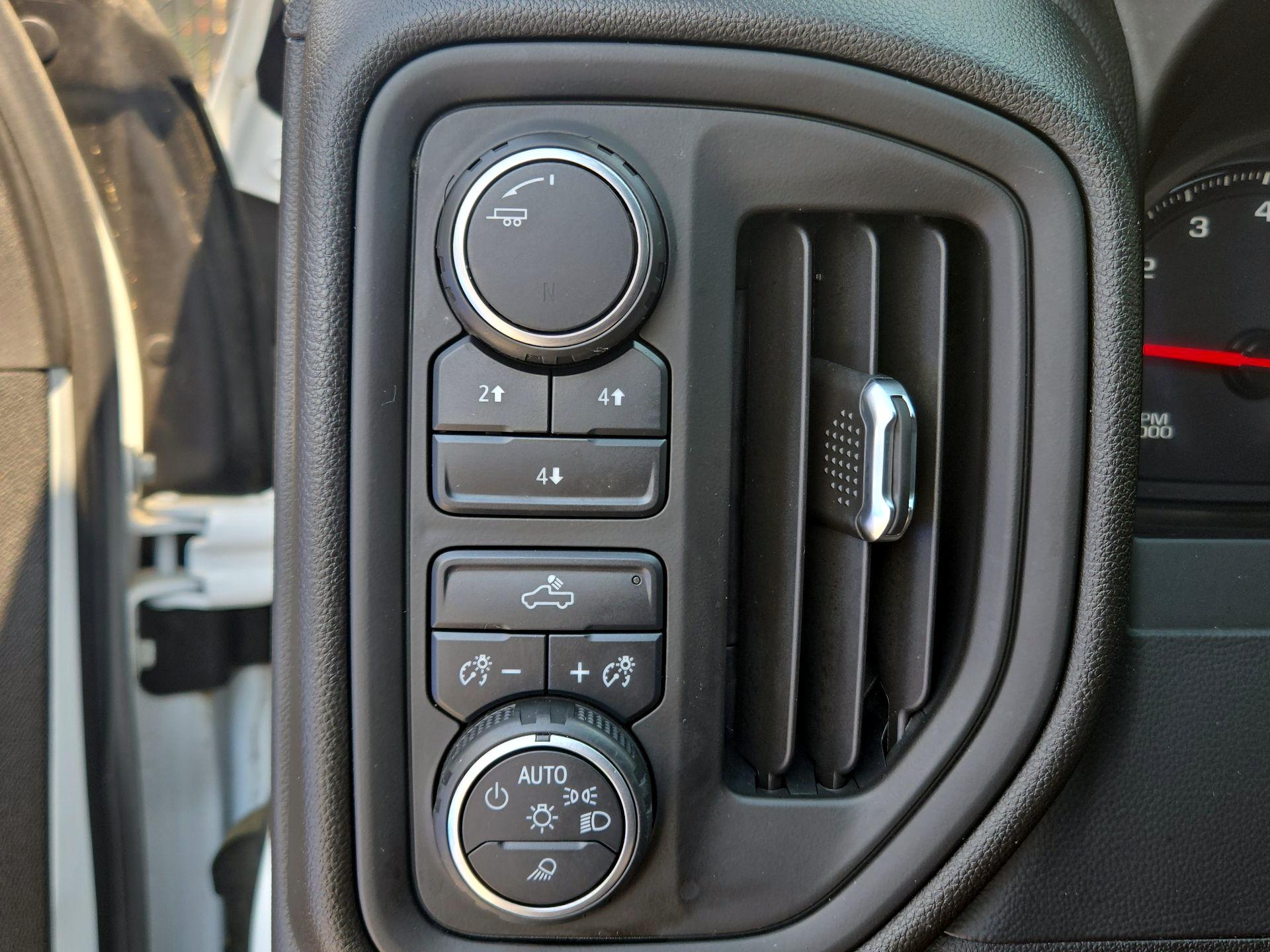 Thumbnail: 2020 Chevrolet Silverado 2500 - 13