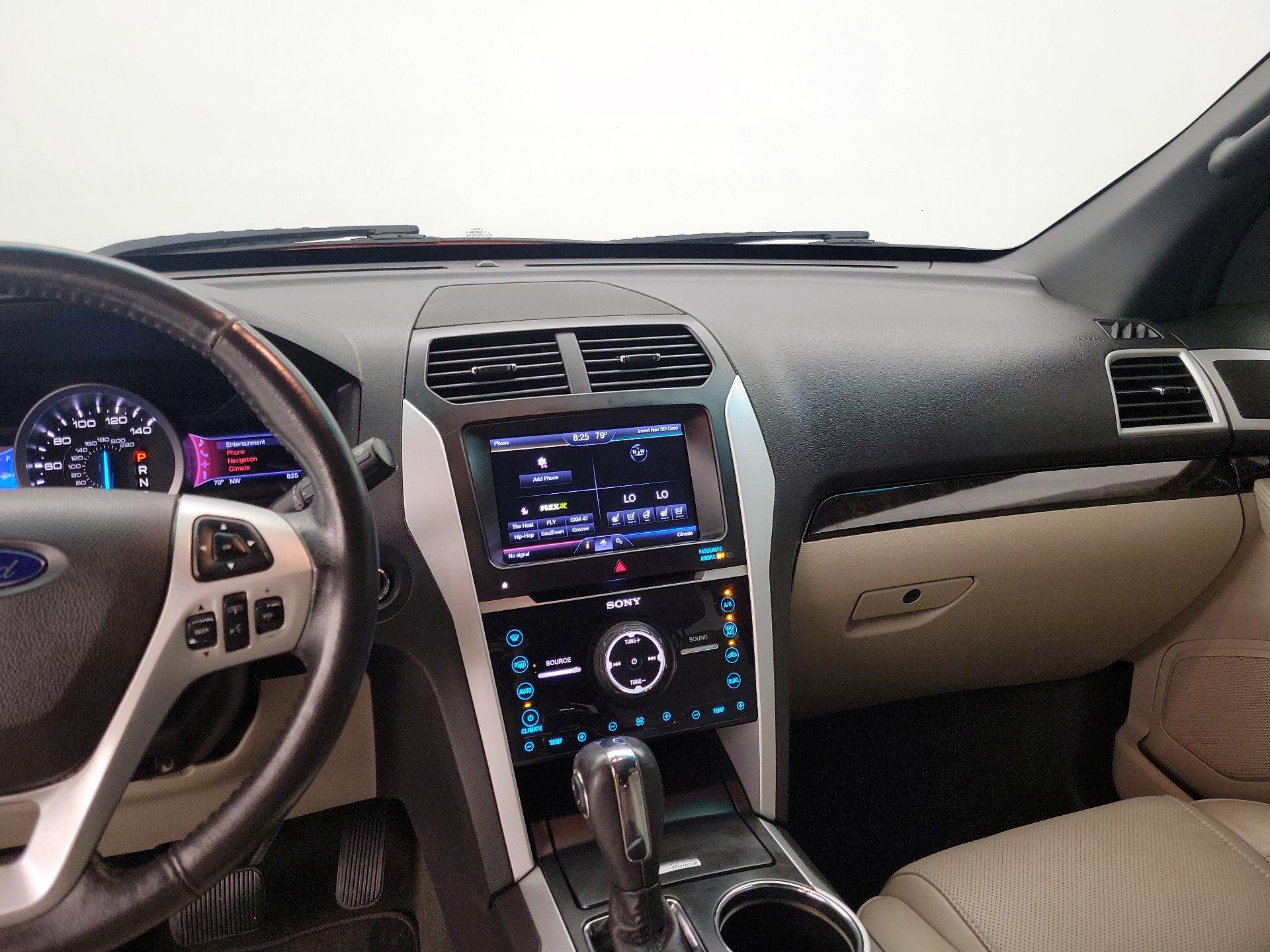 Thumbnail: 2013 Ford Explorer - 9
