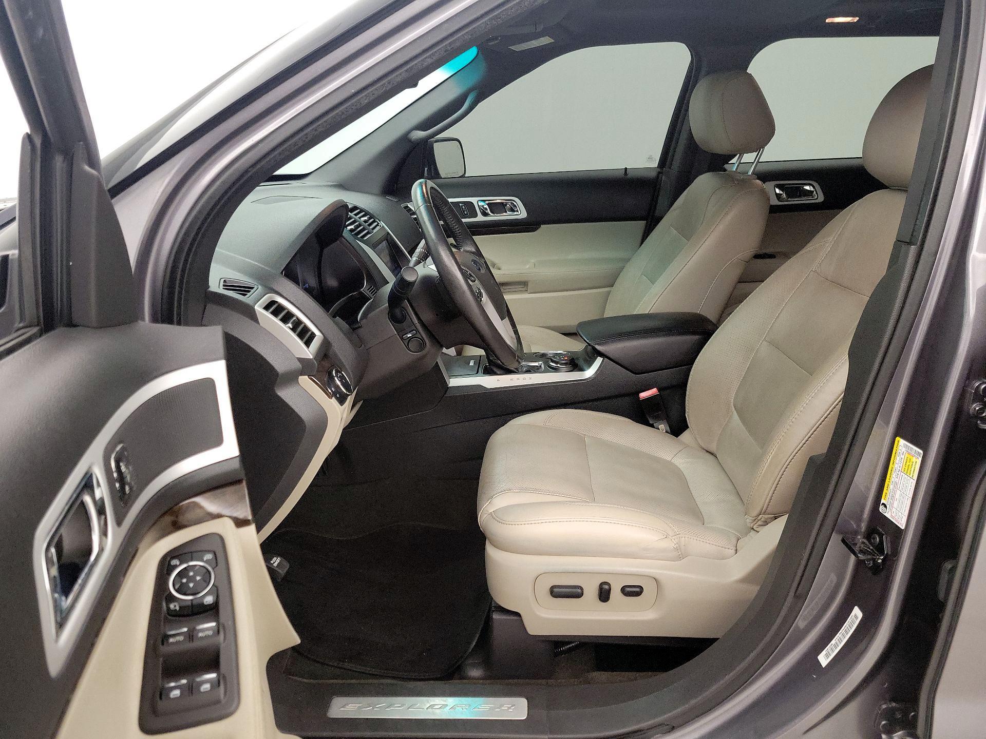 Thumbnail: 2013 Ford Explorer - 11