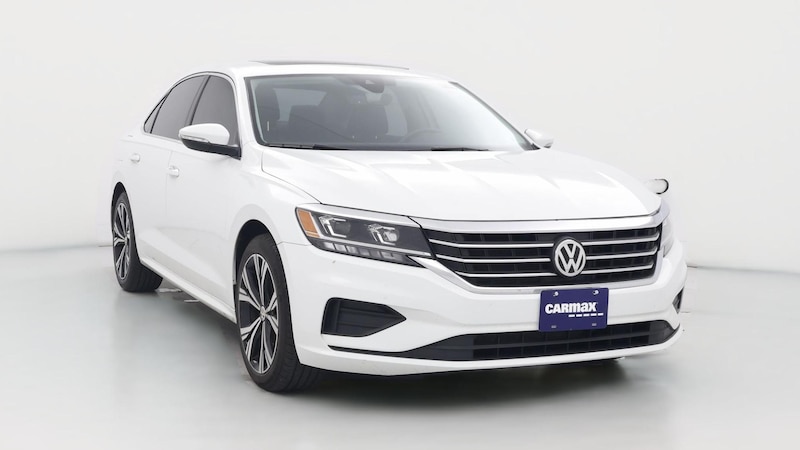 2022 Volkswagen Passat SE Hero Image