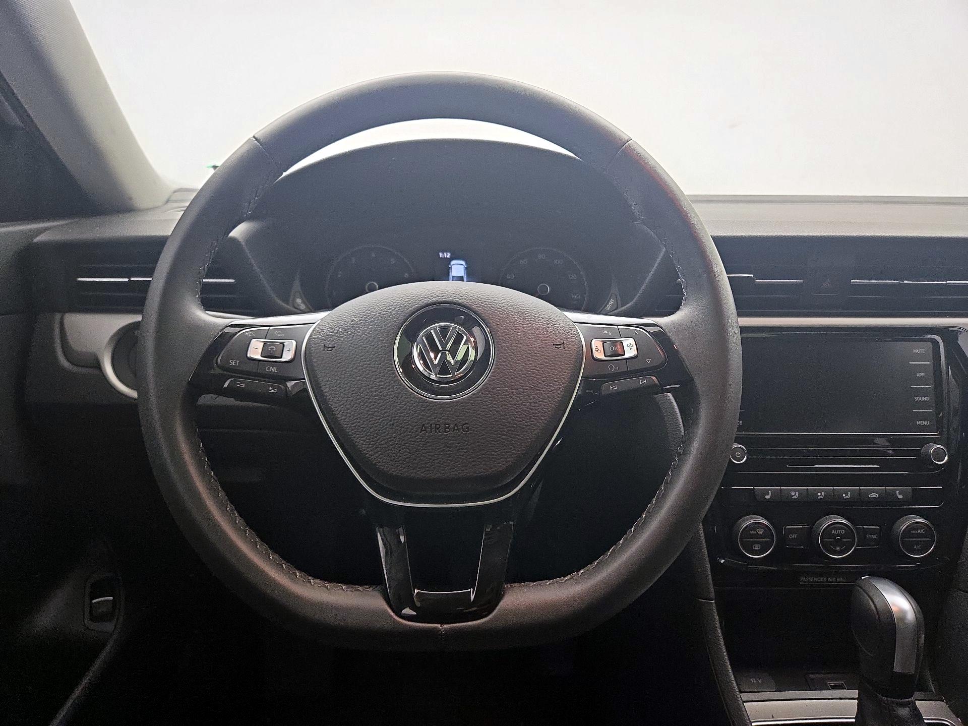 Thumbnail: 2022 Volkswagen Passat - 10