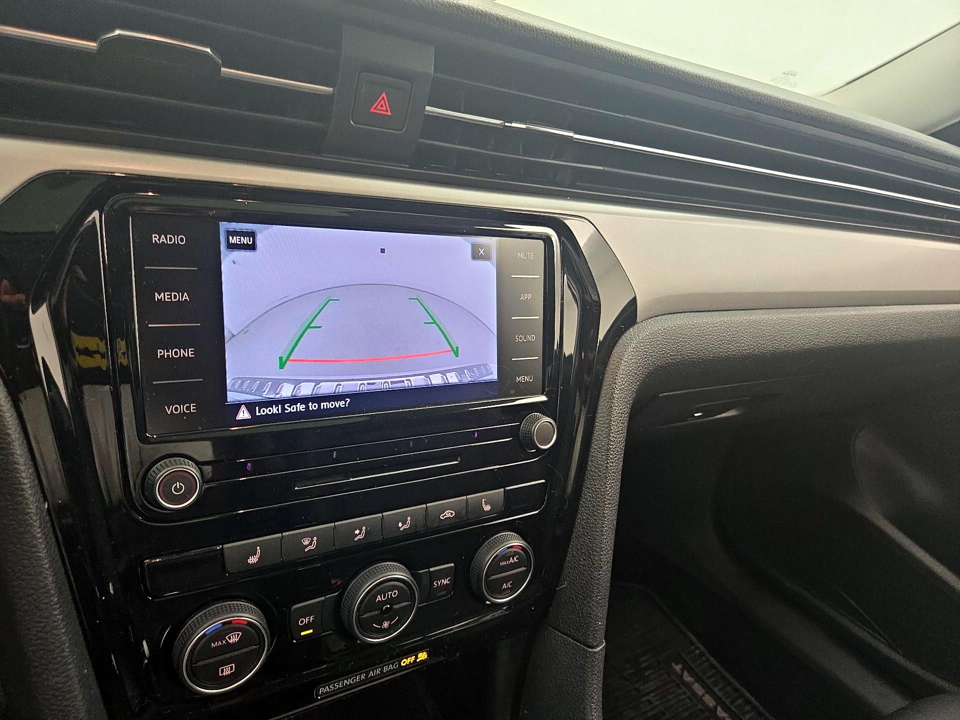 Thumbnail: 2022 Volkswagen Passat - 14