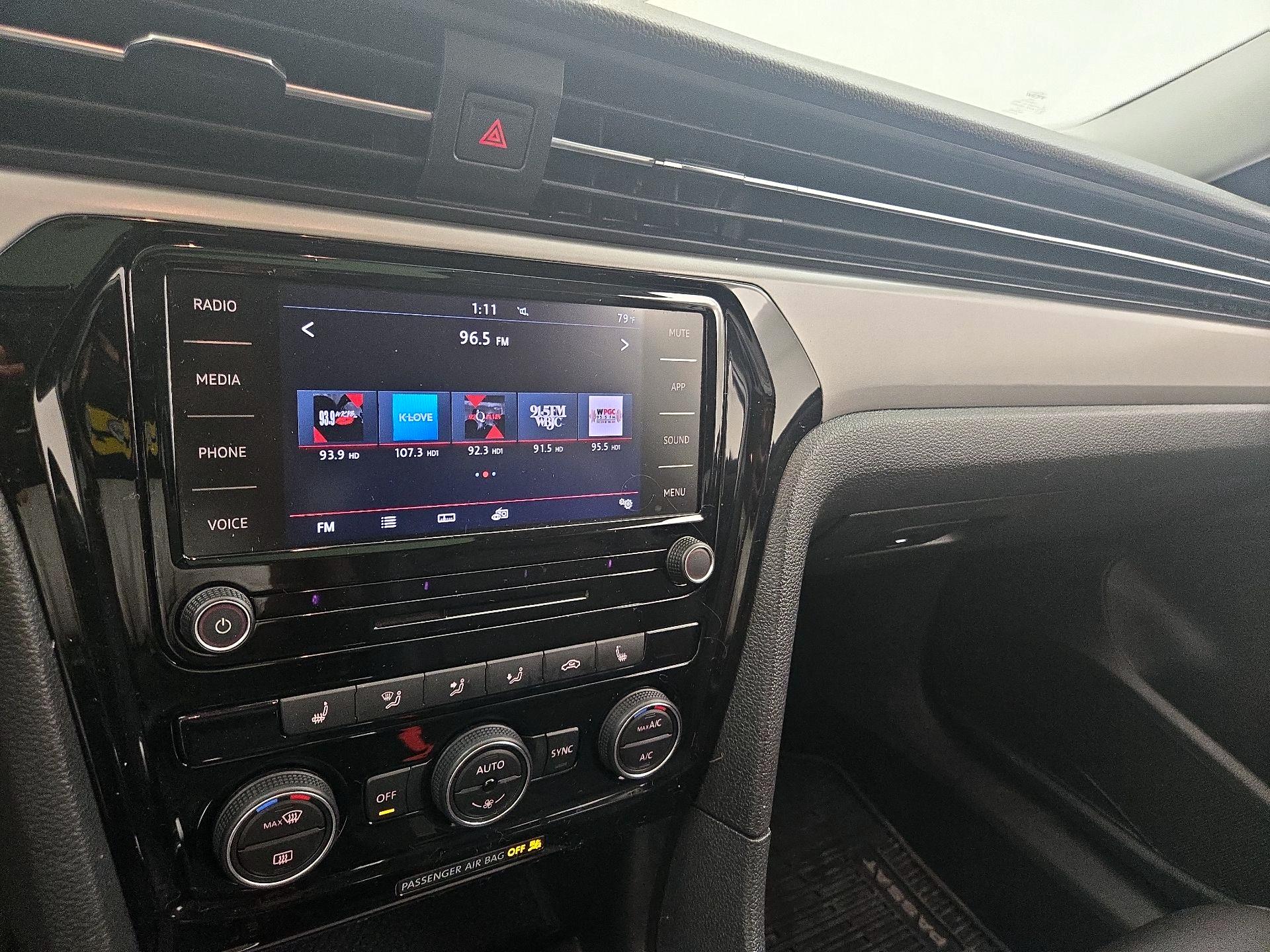 Thumbnail: 2022 Volkswagen Passat - 15