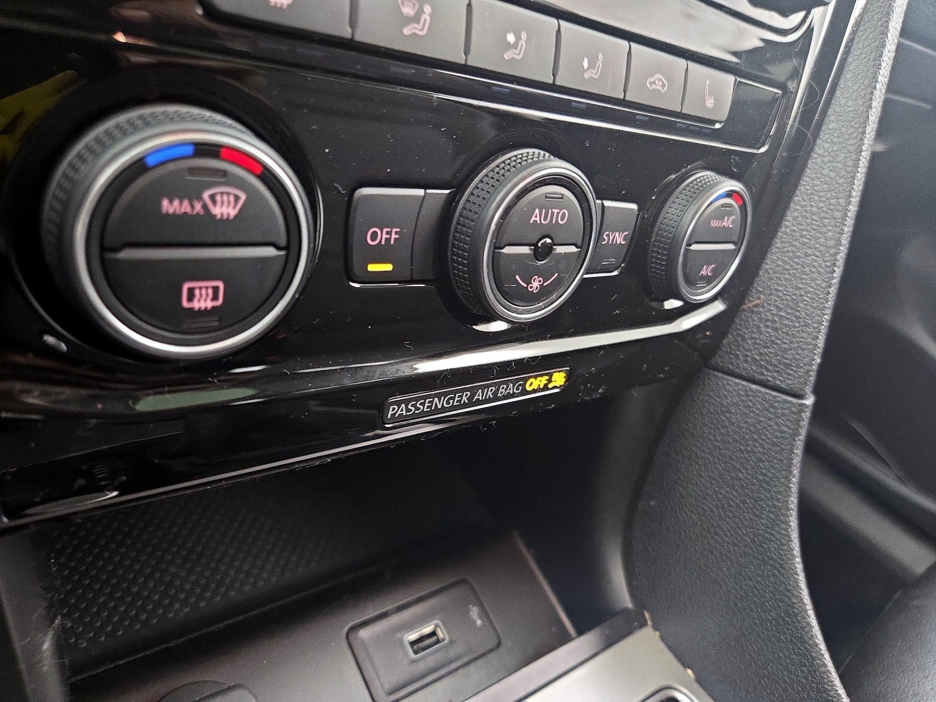 Thumbnail: 2022 Volkswagen Passat - 16