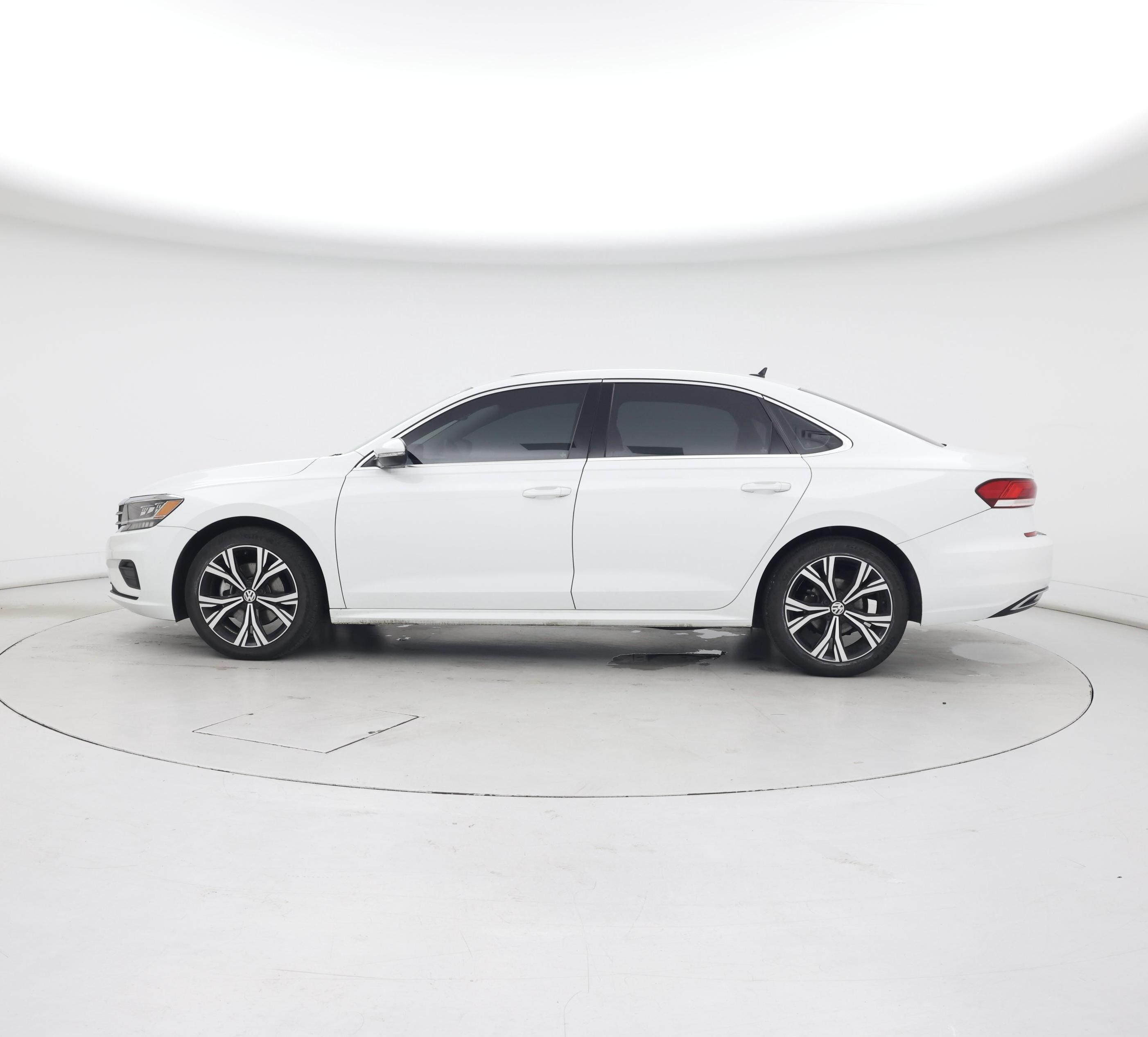 Thumbnail: 2022 Volkswagen Passat - 3