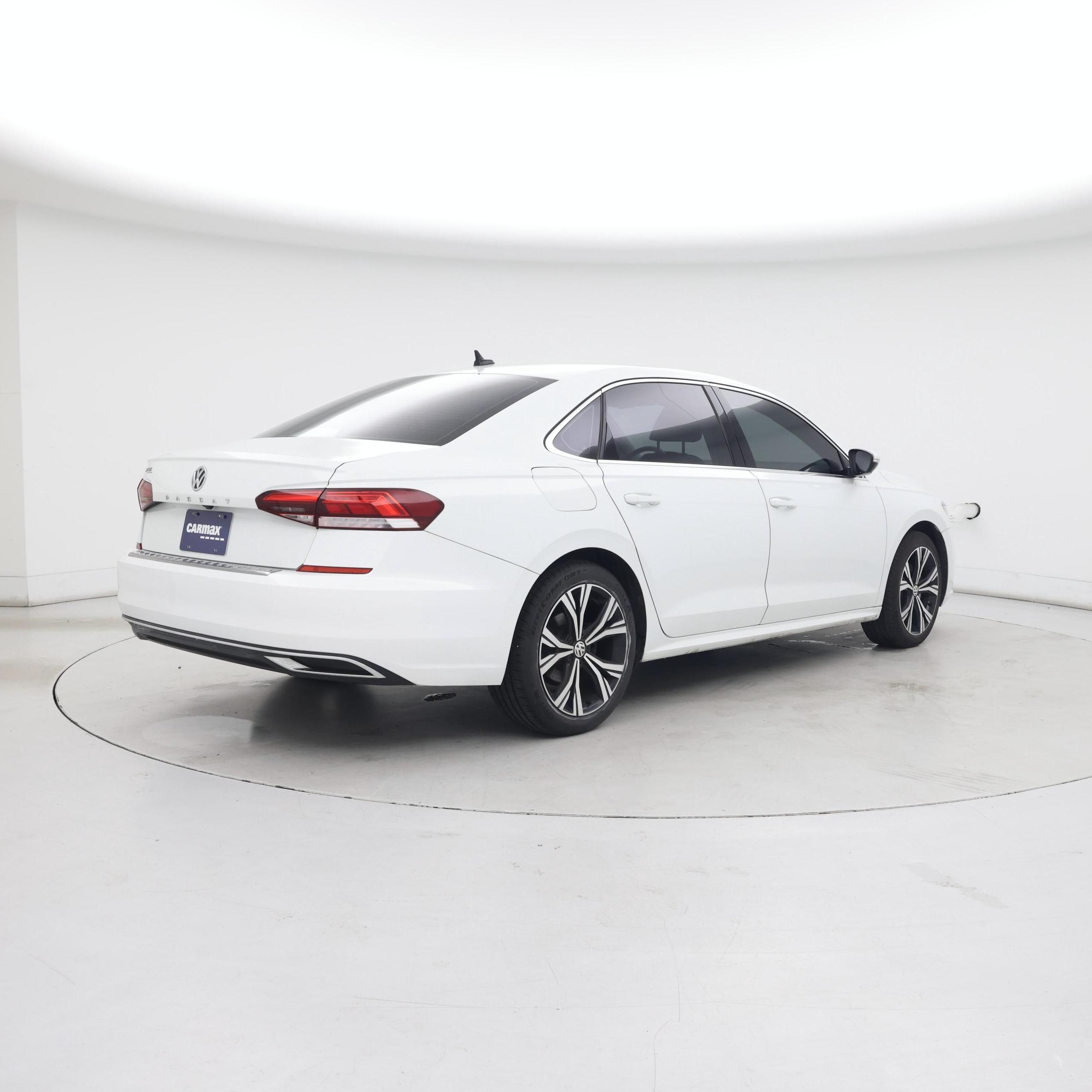 Thumbnail: 2022 Volkswagen Passat - 8