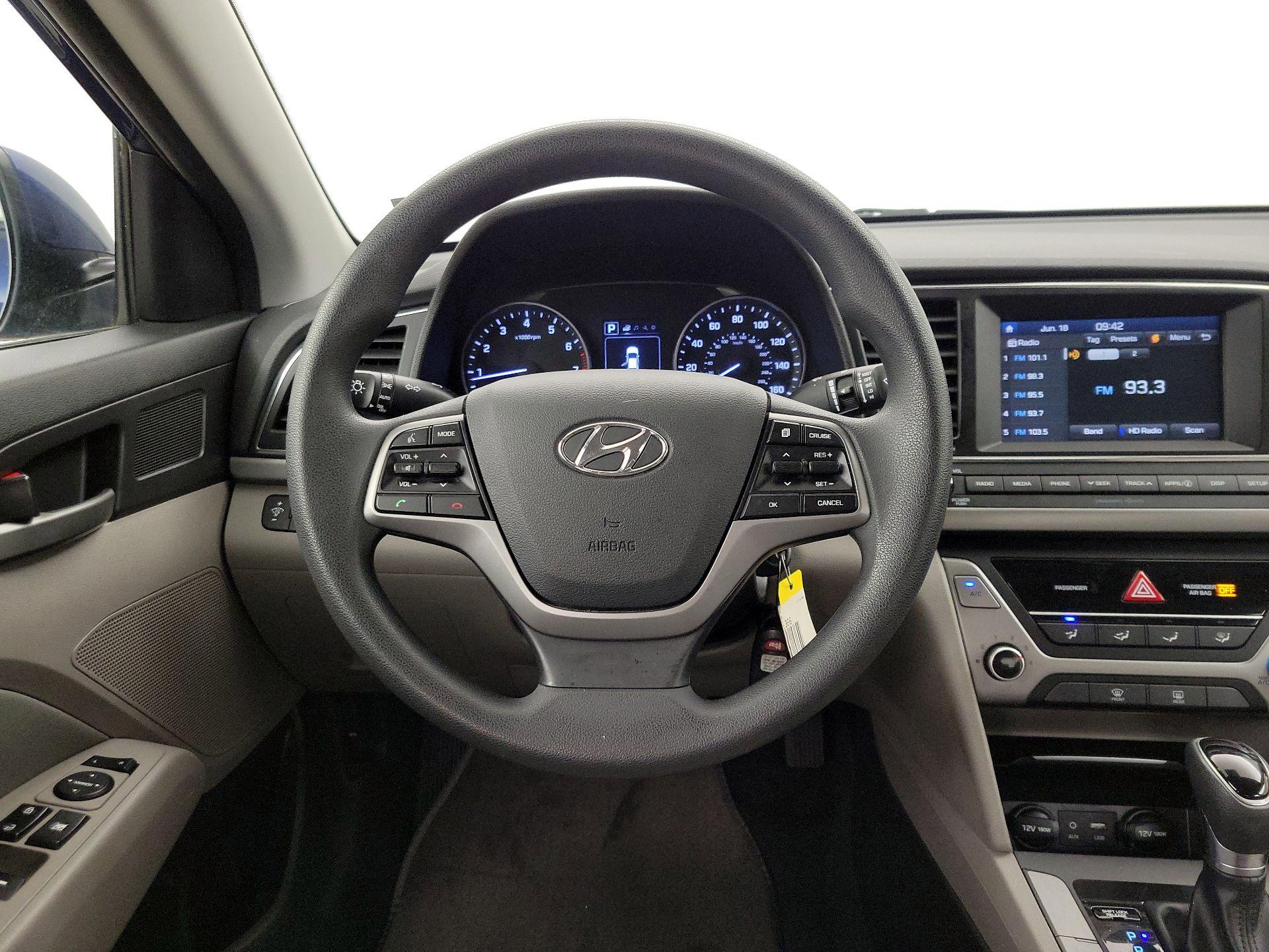 Thumbnail: 2018 Hyundai Elantra - 10