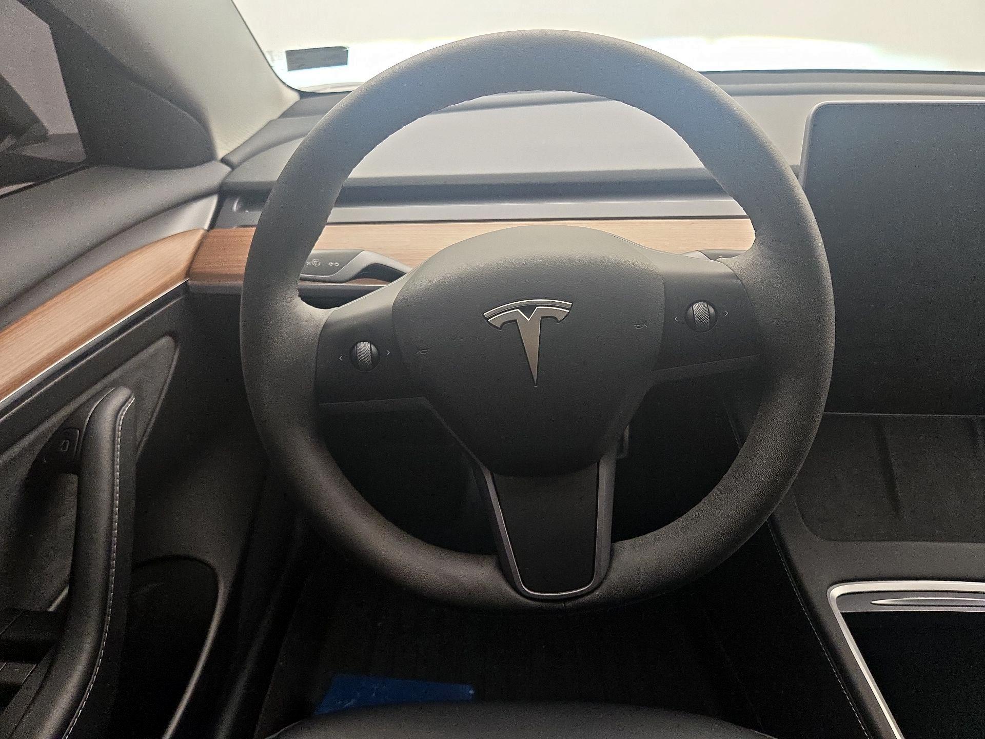 Thumbnail: 2022 Tesla Model 3 - 10