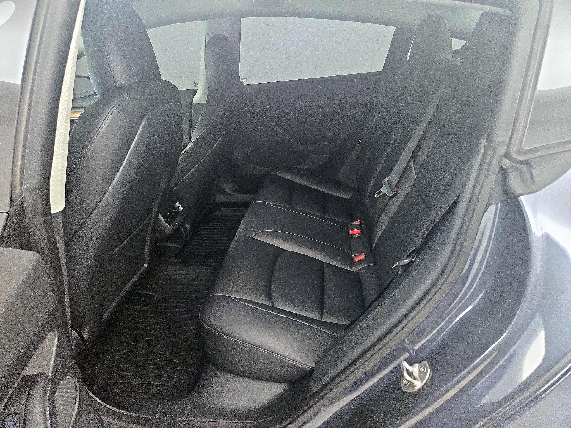 Thumbnail: 2022 Tesla Model 3 - 20