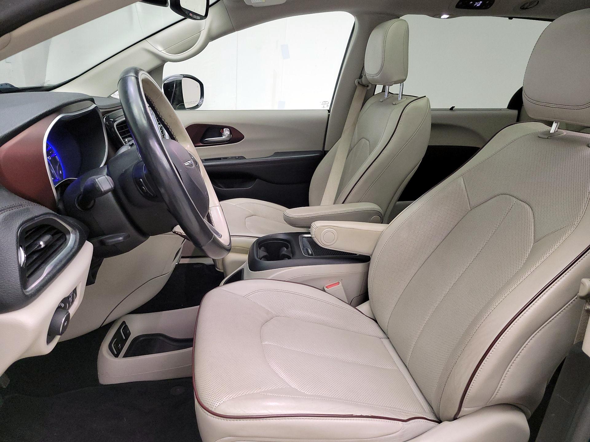 Thumbnail: 2020 Chrysler Pacifica - 11