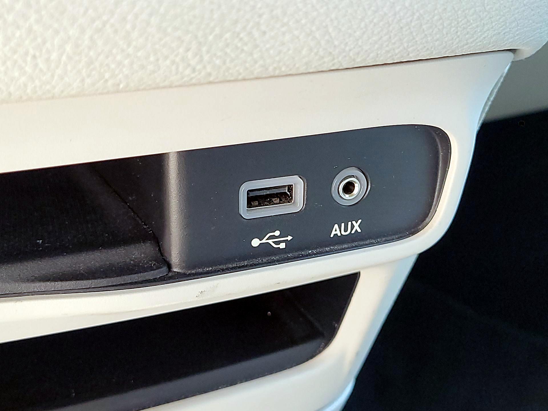 Thumbnail: 2020 Chrysler Pacifica - 19