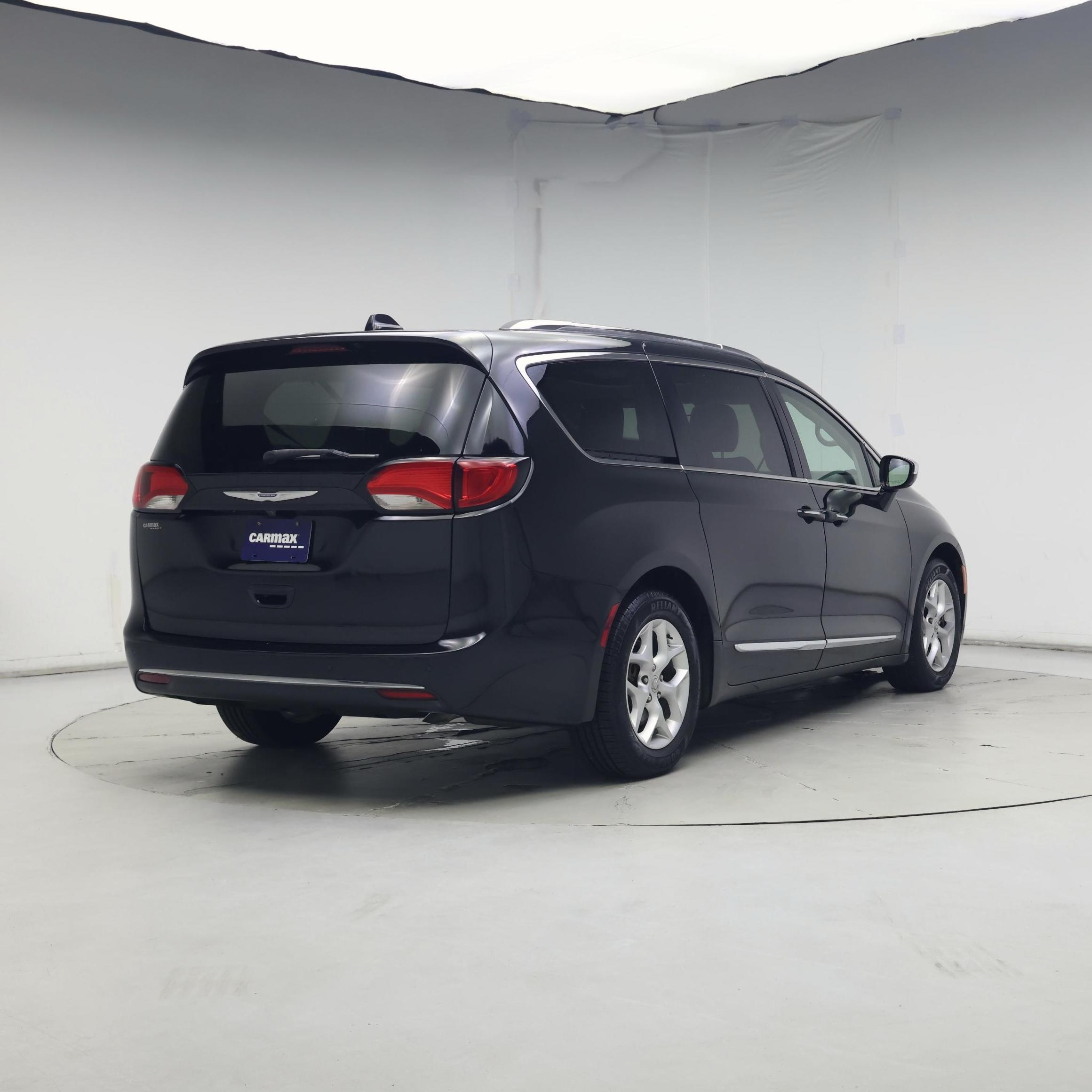 Thumbnail: 2020 Chrysler Pacifica - 8