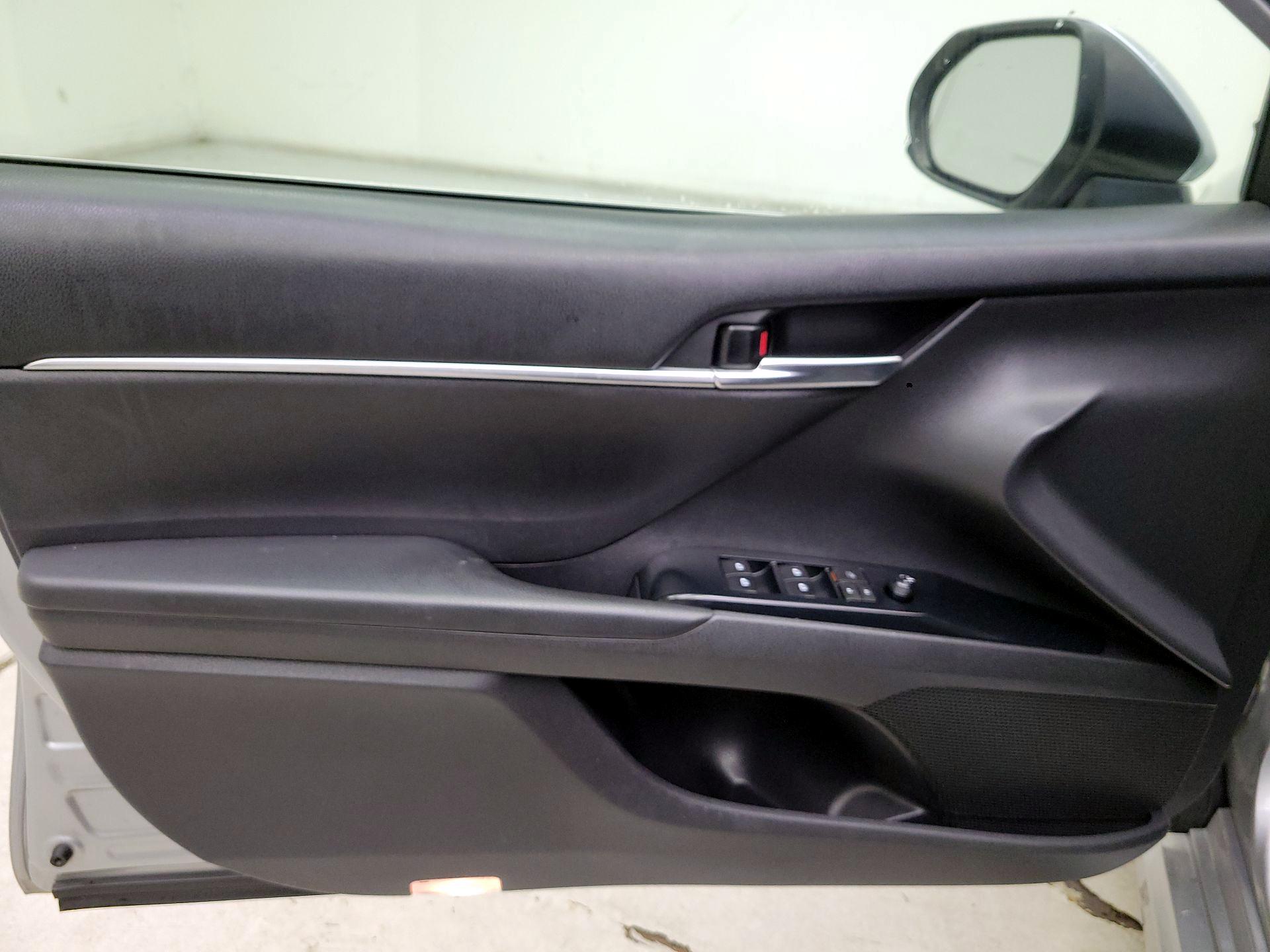 Thumbnail: 2019 Toyota Camry - 12