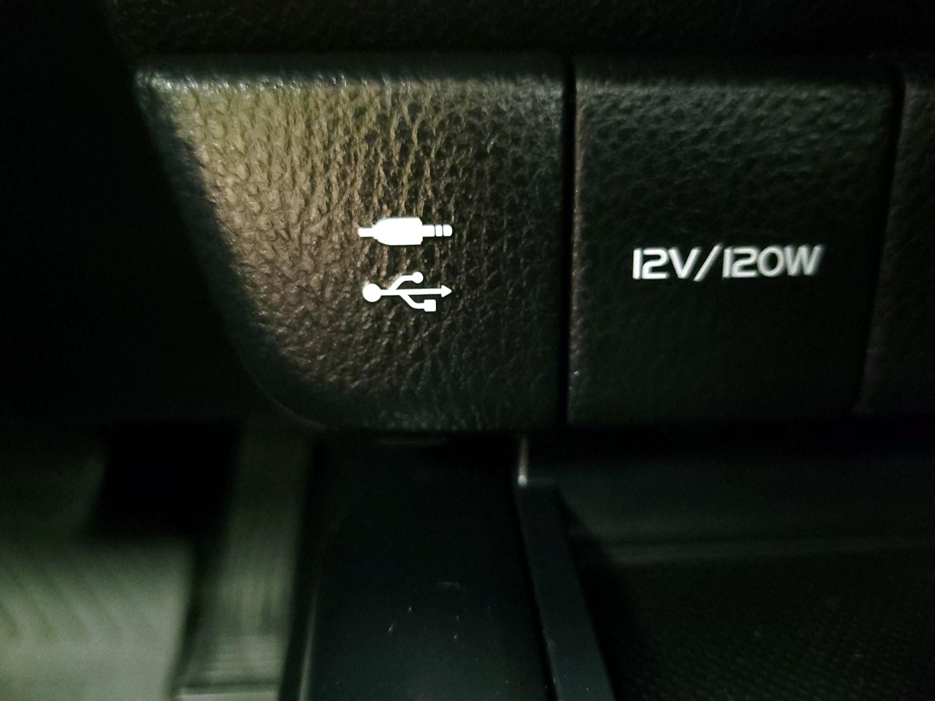 Thumbnail: 2019 Toyota Camry - 18