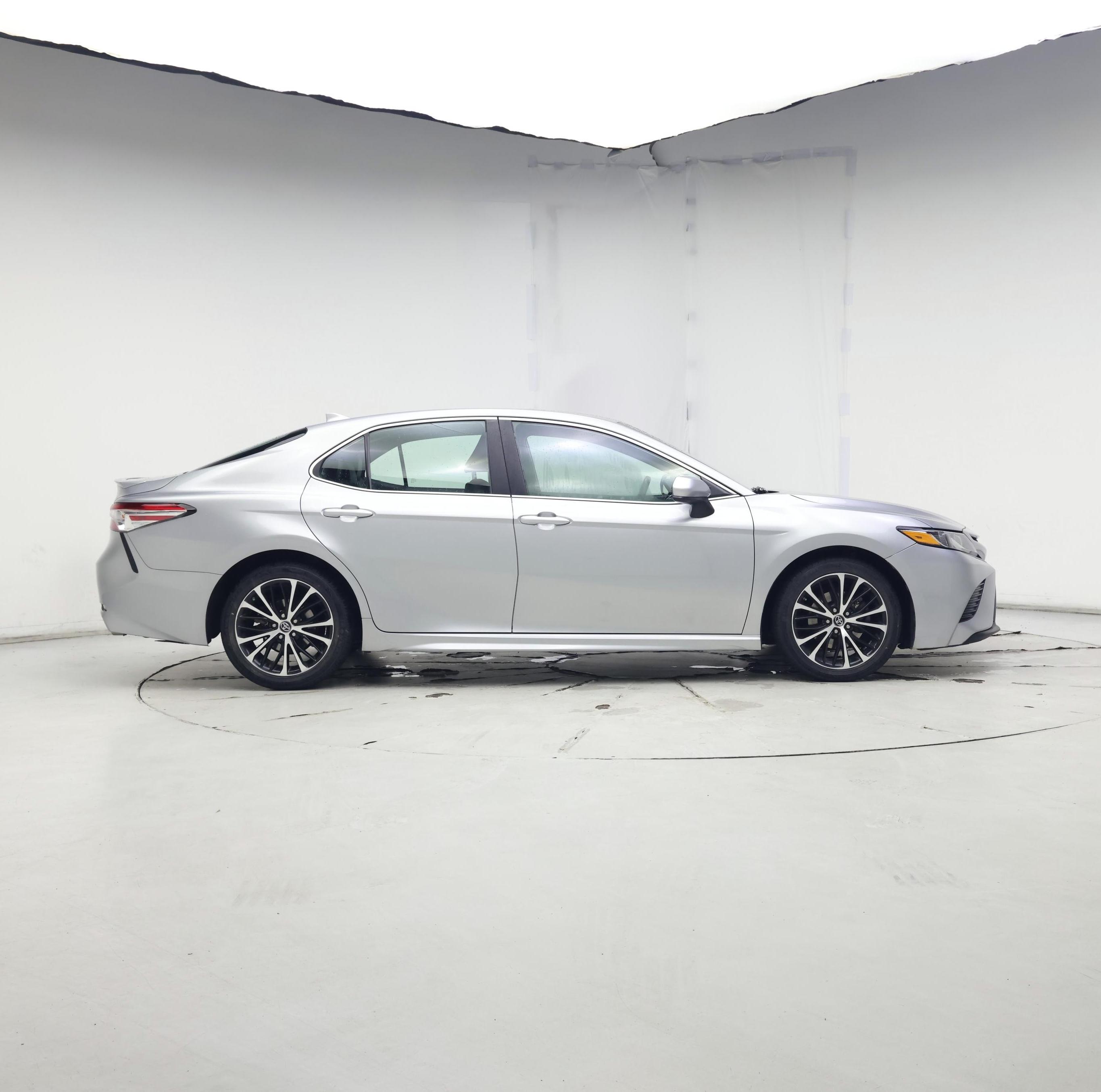 Thumbnail: 2019 Toyota Camry - 7