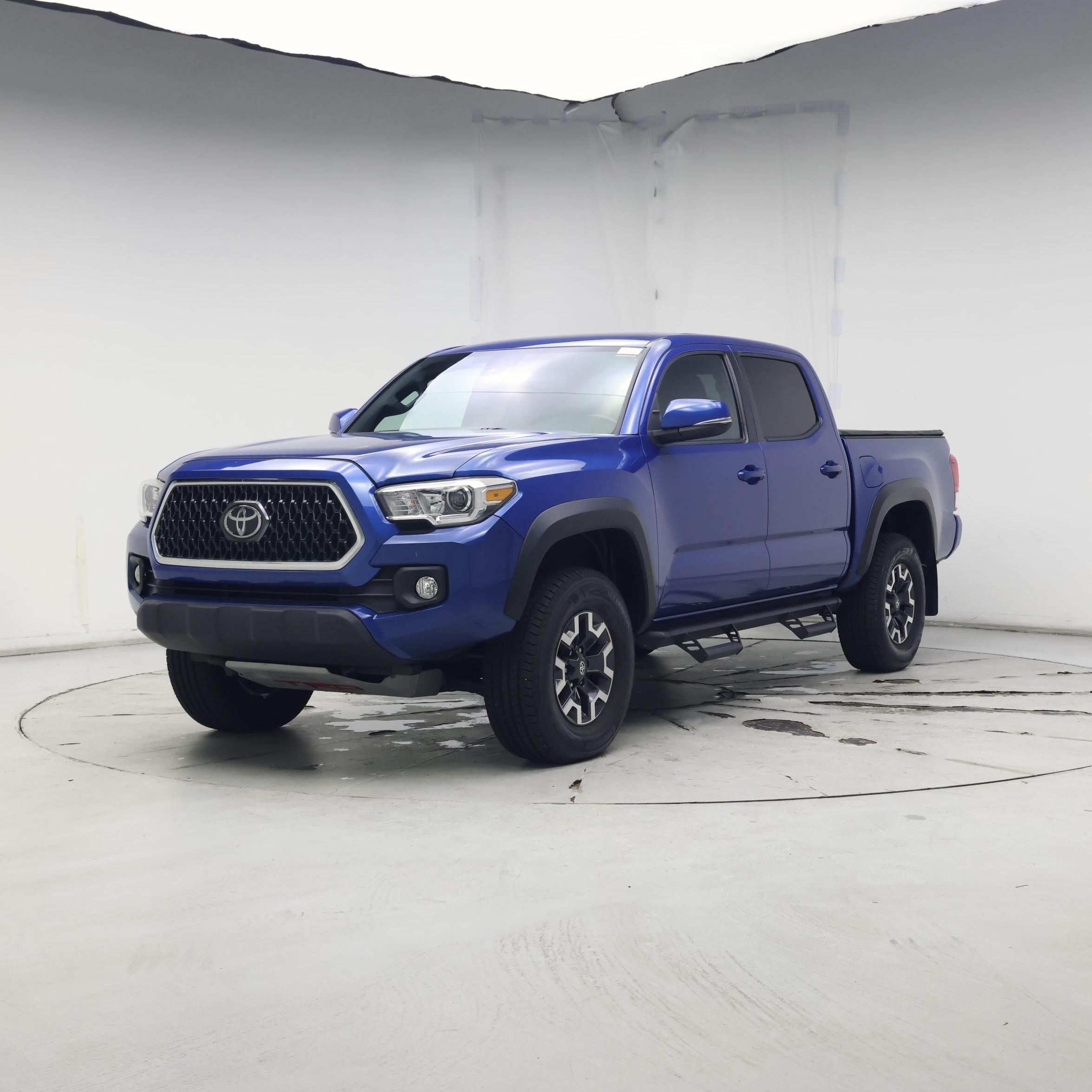Thumbnail: 2018 Toyota Tacoma - 4
