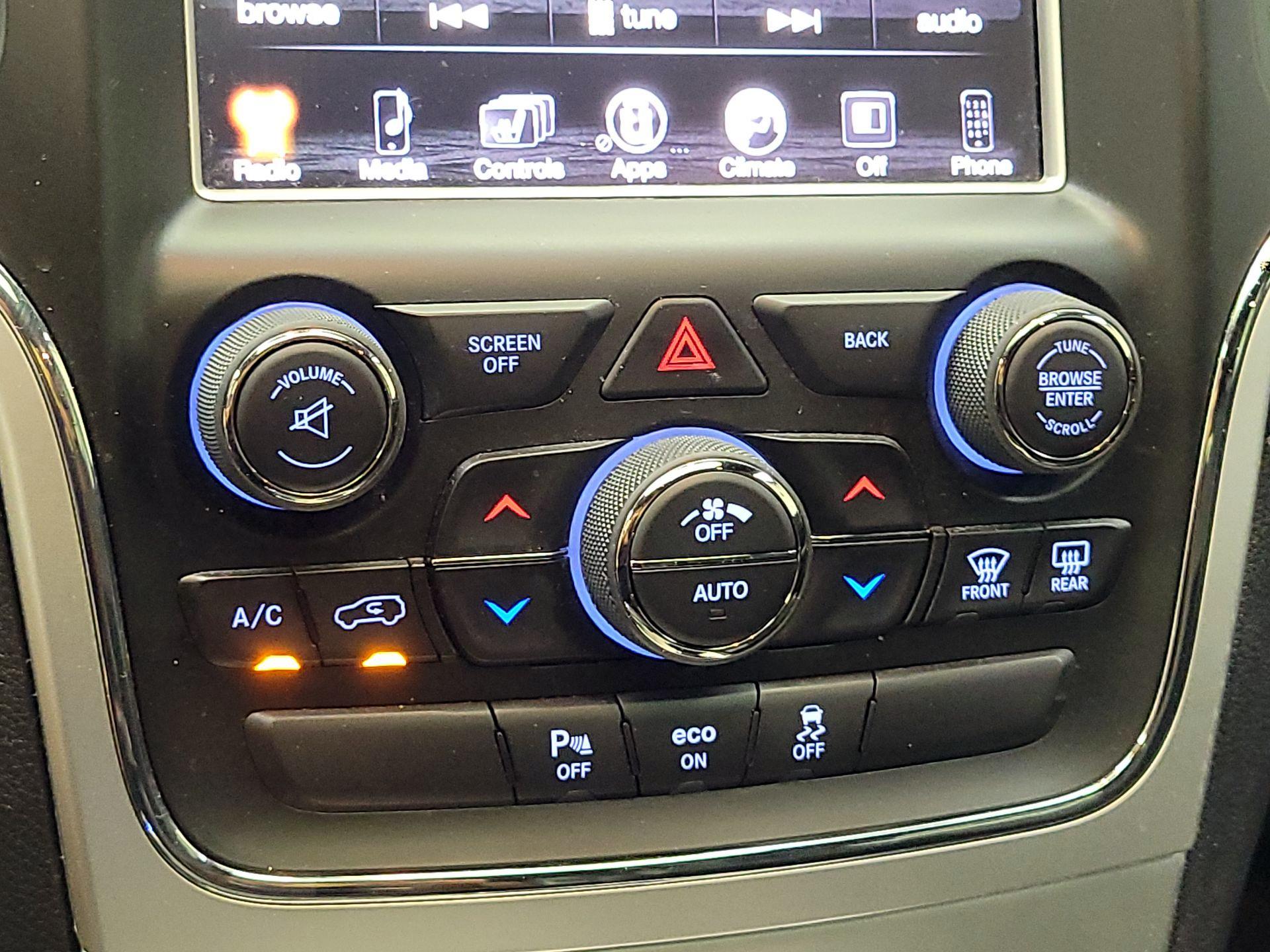 Thumbnail: 2015 Jeep Grand Cherokee - 16