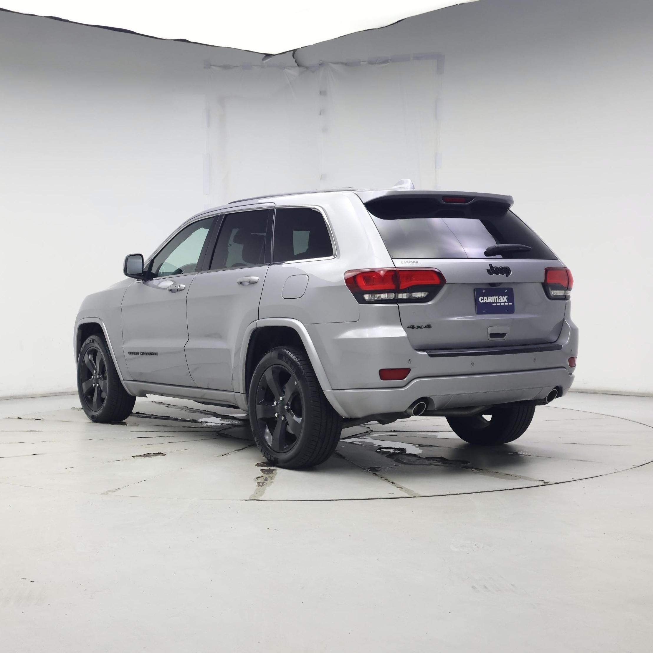 Thumbnail: 2015 Jeep Grand Cherokee - 2