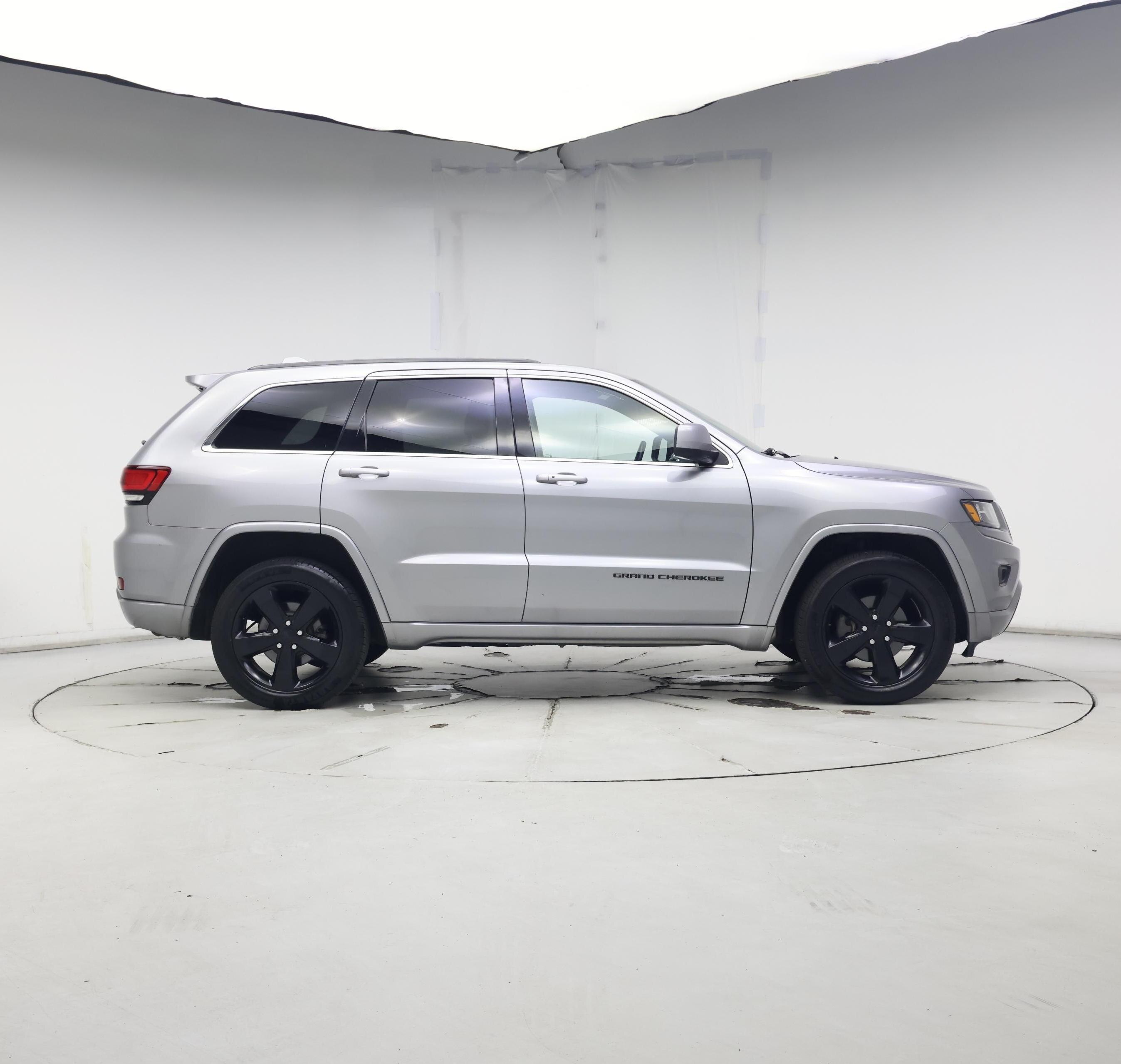 Thumbnail: 2015 Jeep Grand Cherokee - 7