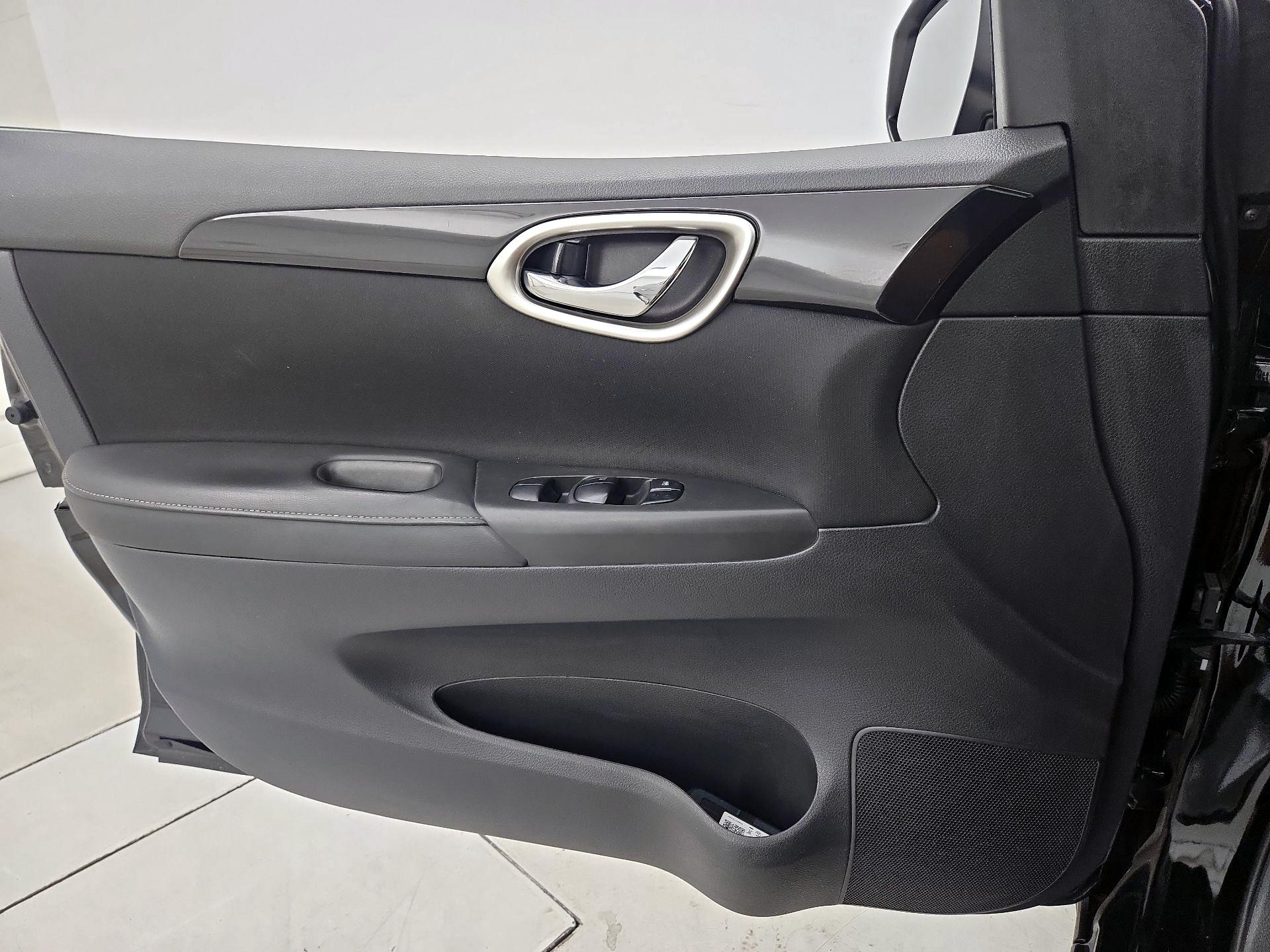 Thumbnail: 2019 Nissan Sentra - 12